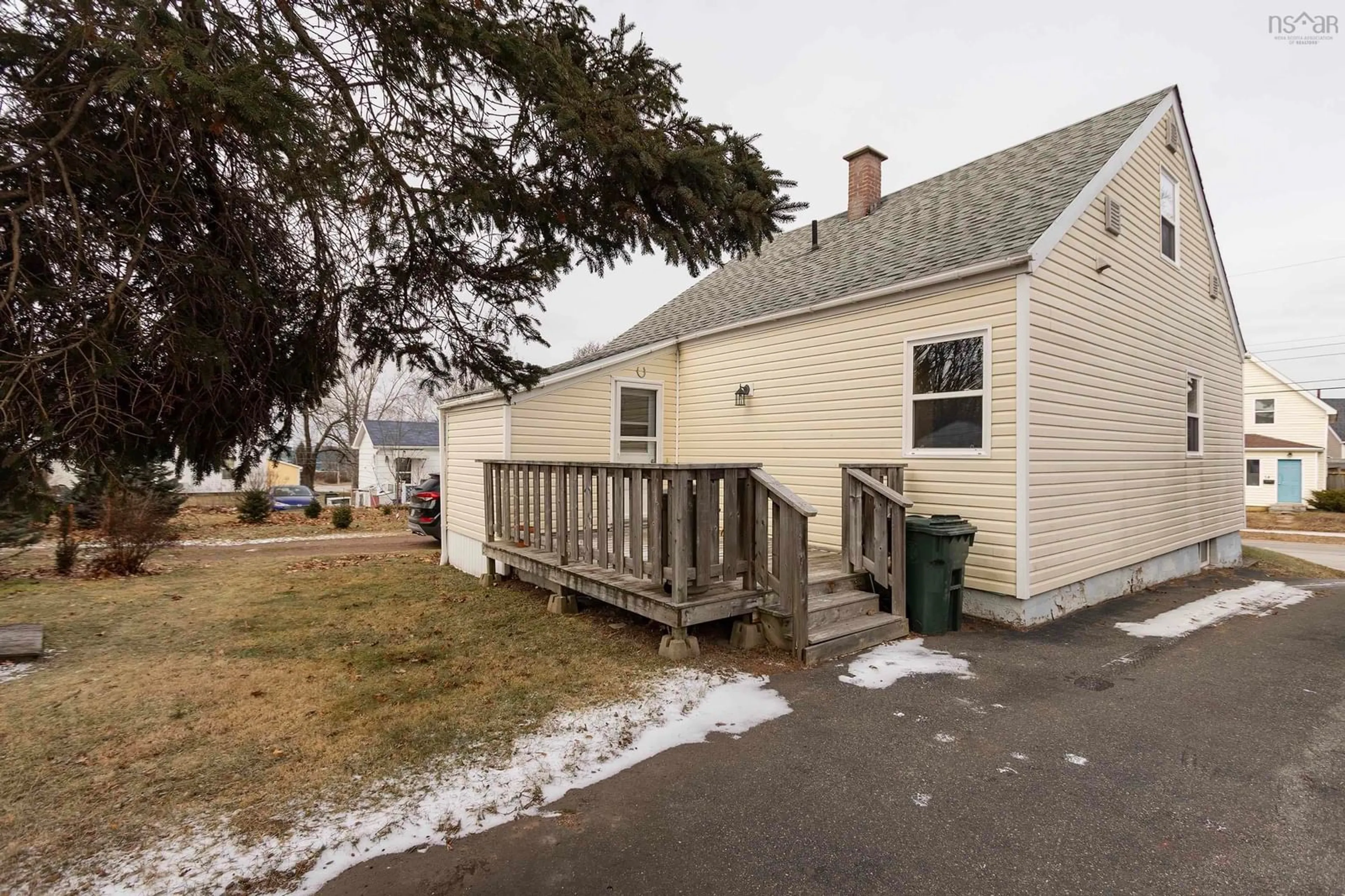 Patio, street for 17 East Pleasant St, Amherst Nova Scotia B4H 1M6