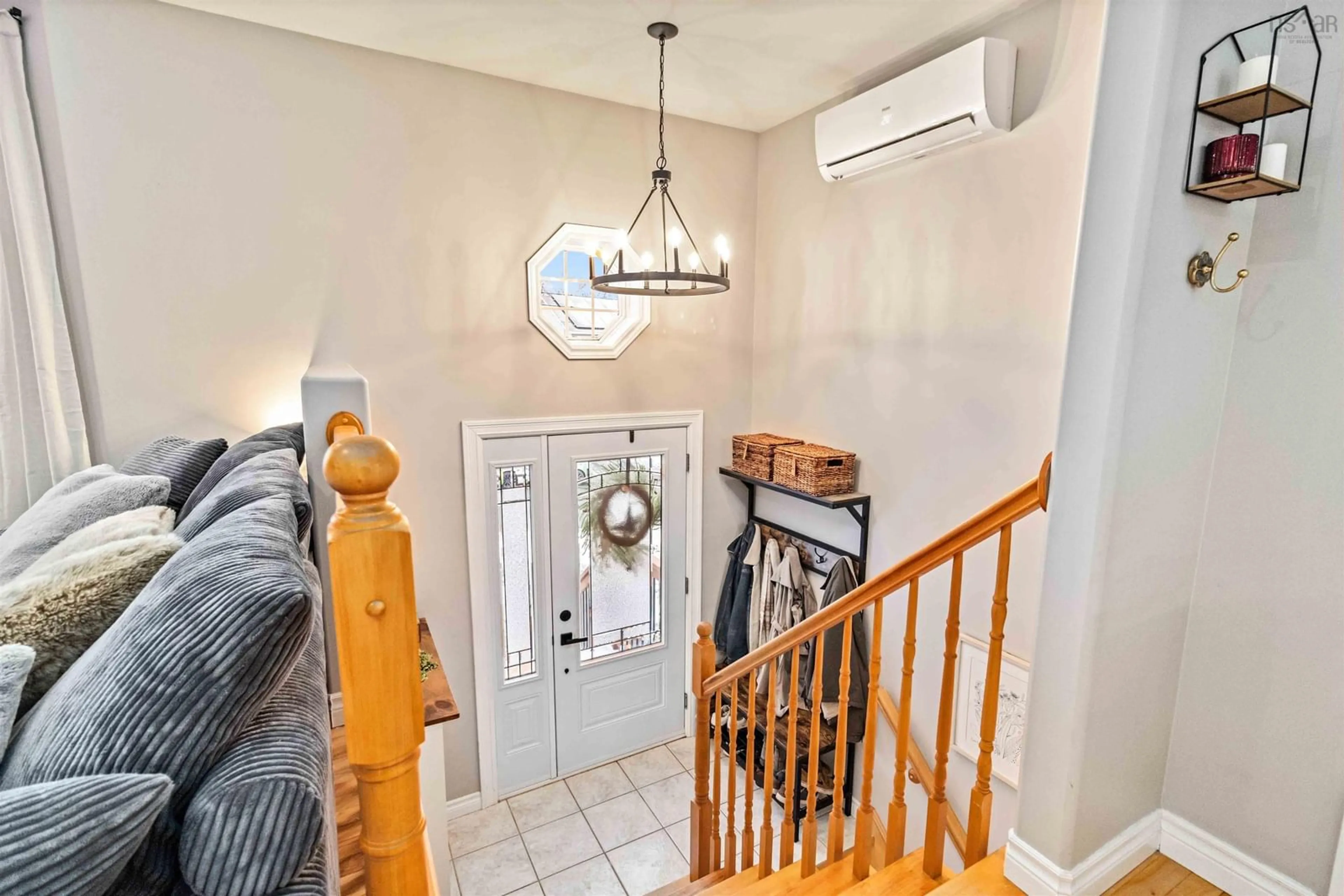 Indoor entryway for 140 James Street, Timberlea Nova Scotia B3T 1N9