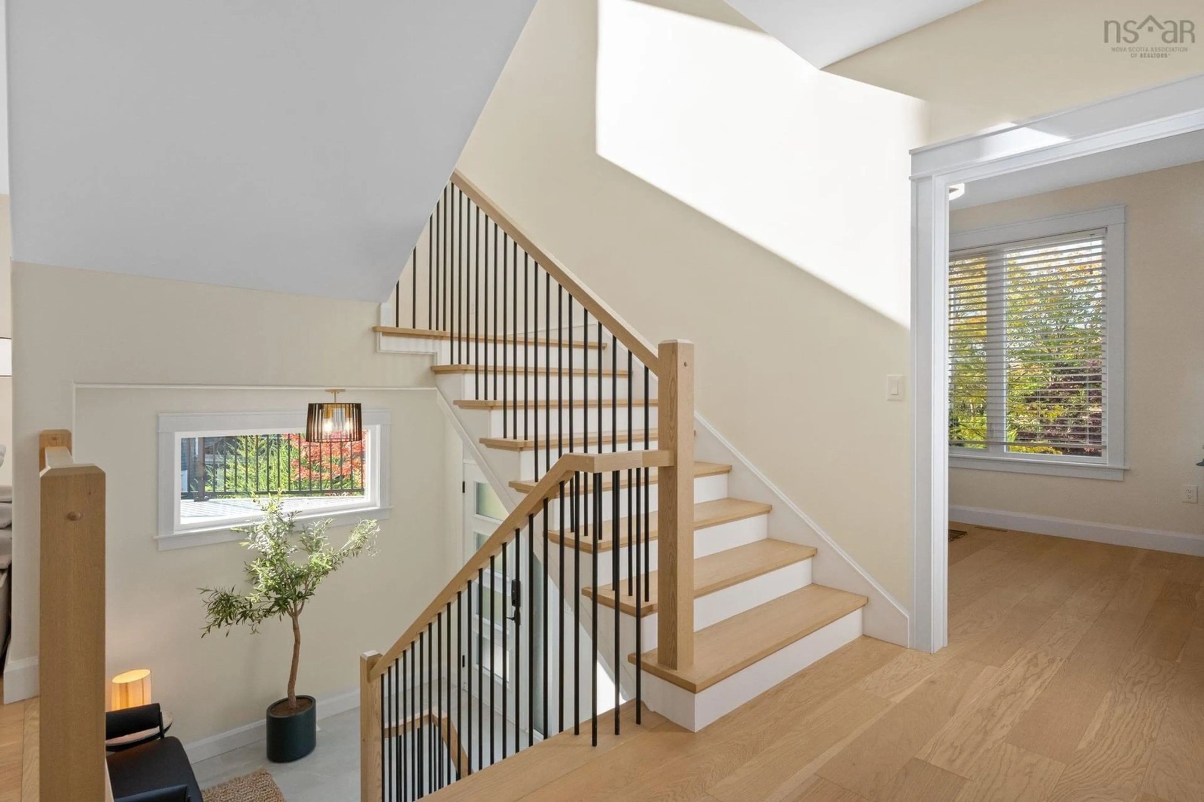 Stairs for 978 Winwick Rd, Halifax Nova Scotia B3H 4L5