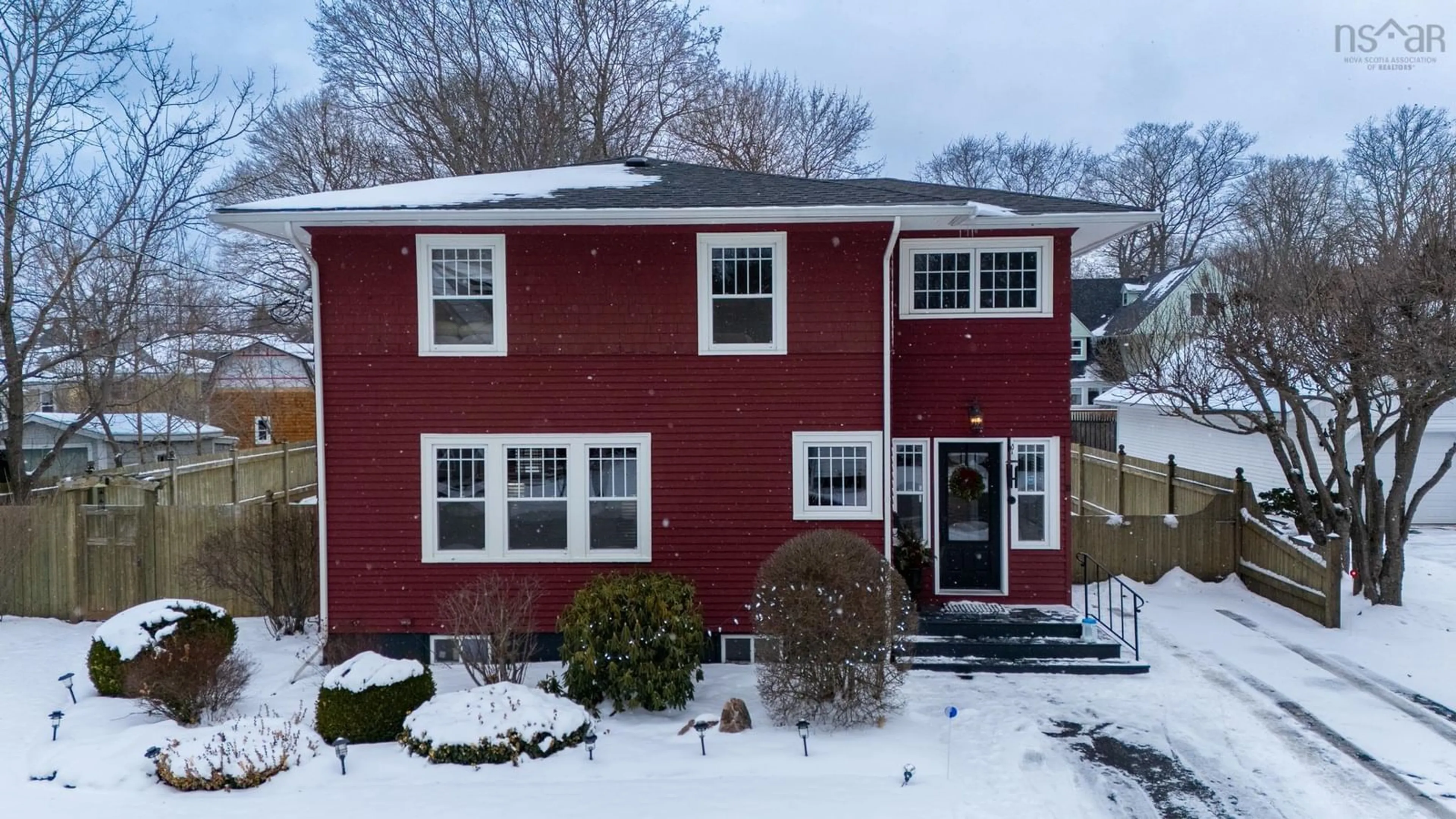 Home with vinyl exterior material, street for 11 Oakdene Terr, Kentville Nova Scotia B4N 1E6