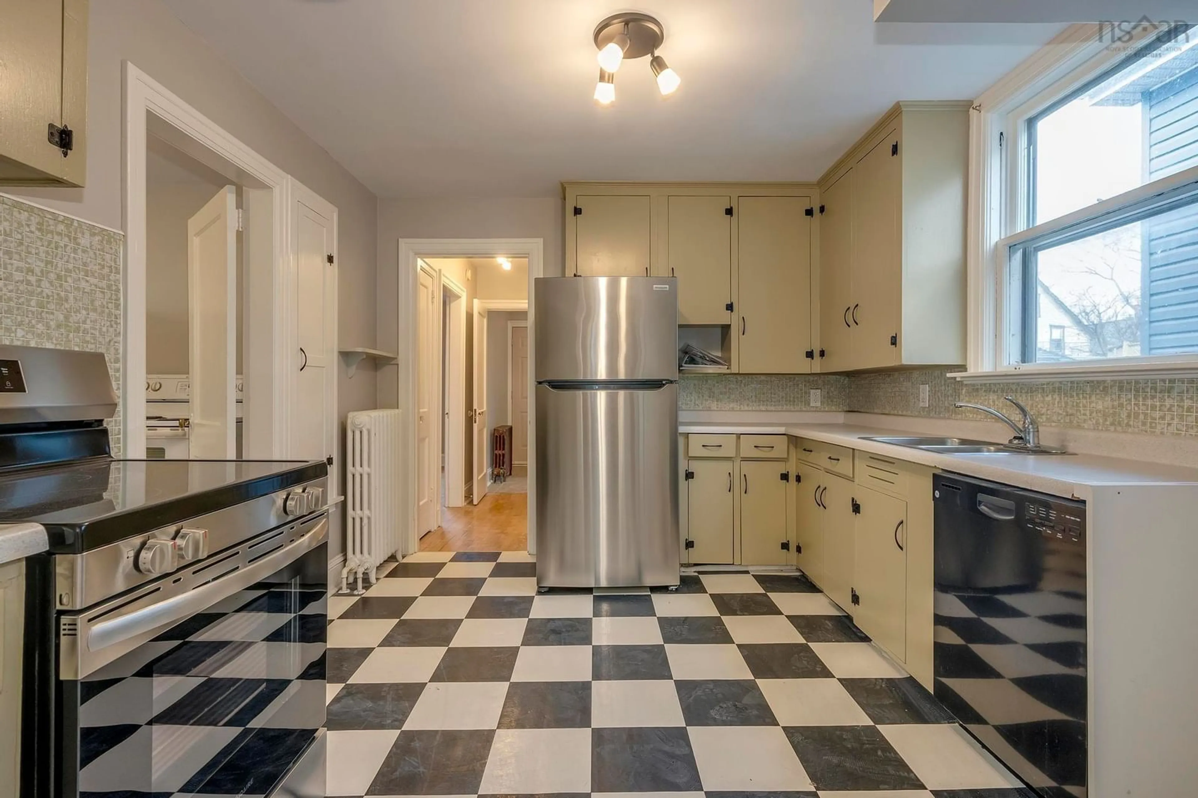 Standard kitchen, ceramic/tile floor for 6455 London St, Halifax Nova Scotia B3L 1X5