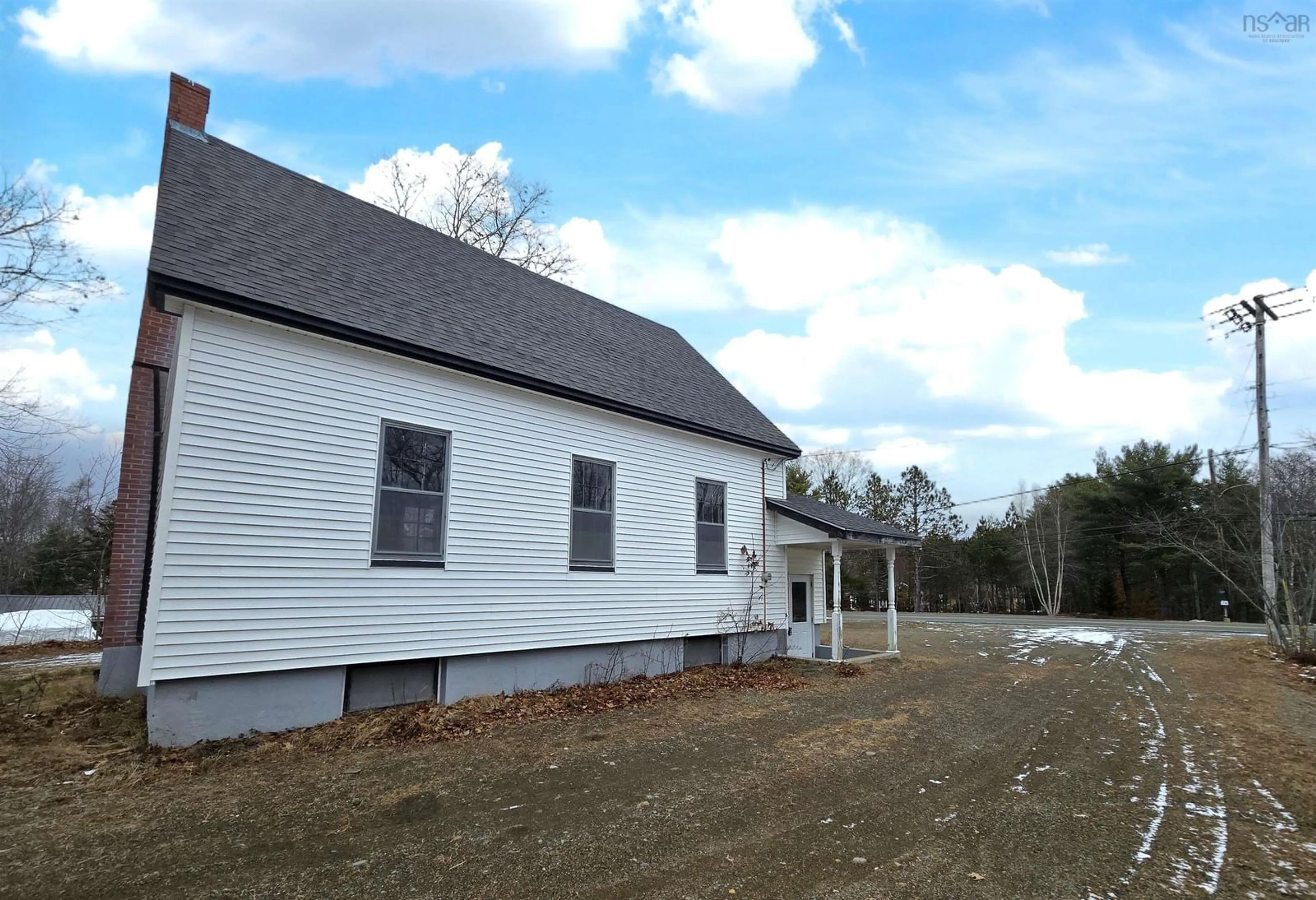 Home with vinyl exterior material, building for 1568 Highway 331, Pleasantville Nova Scotia B0R 1G0