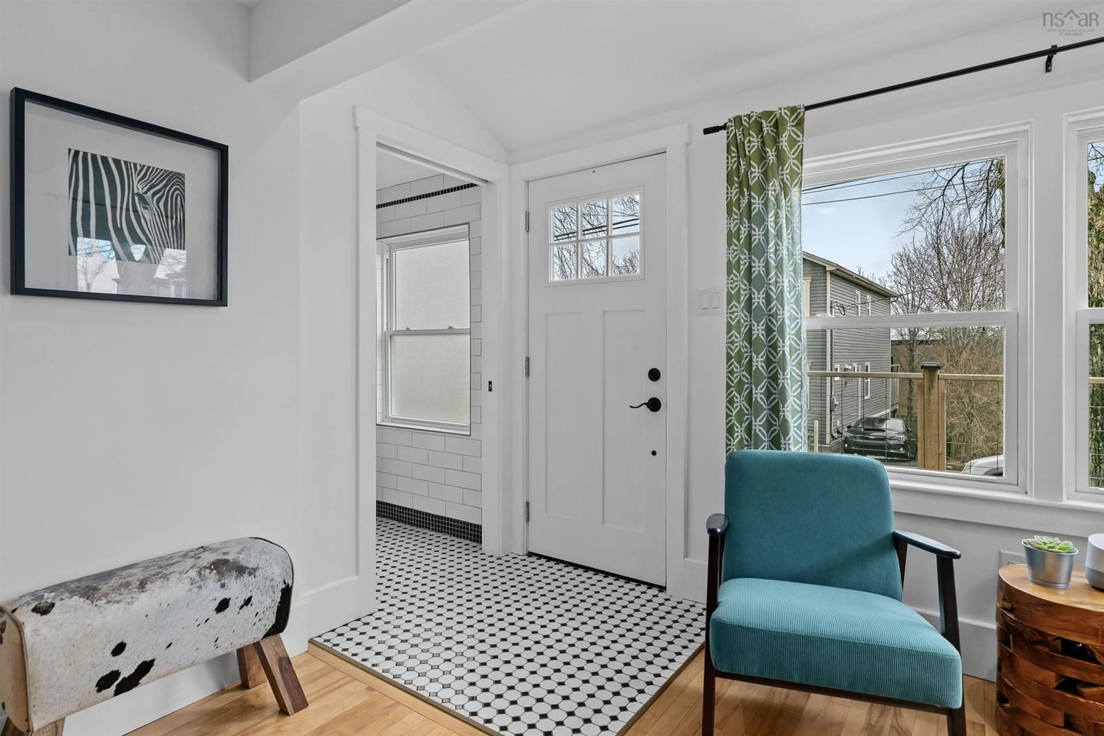 Indoor entryway for 47 Tulip St, Dartmouth Nova Scotia B3A 3S8