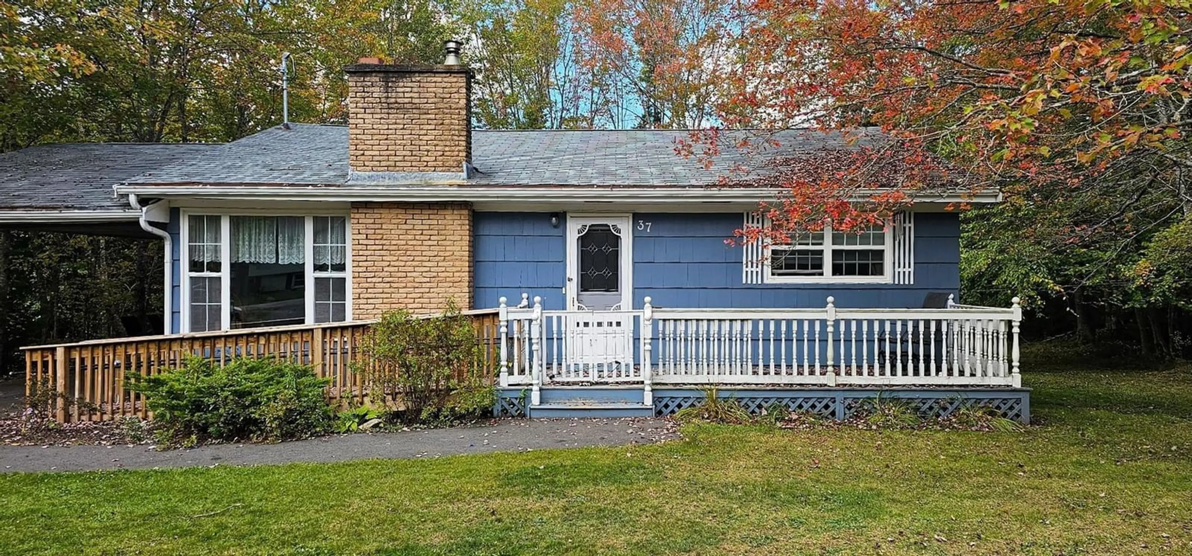 Home with vinyl exterior material, street for 37 Maple St, Hilden Nova Scotia B0N 1C0