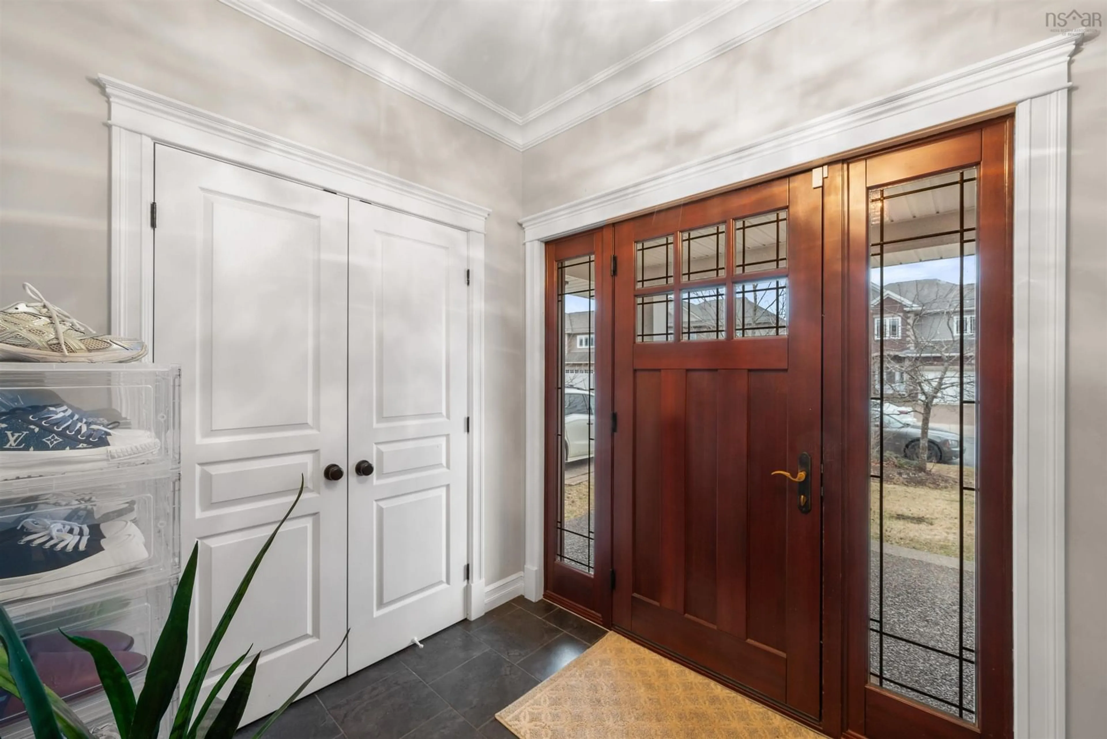 Indoor entryway for 59 Sedgewick Place, Bedford Nova Scotia B4A 0G5