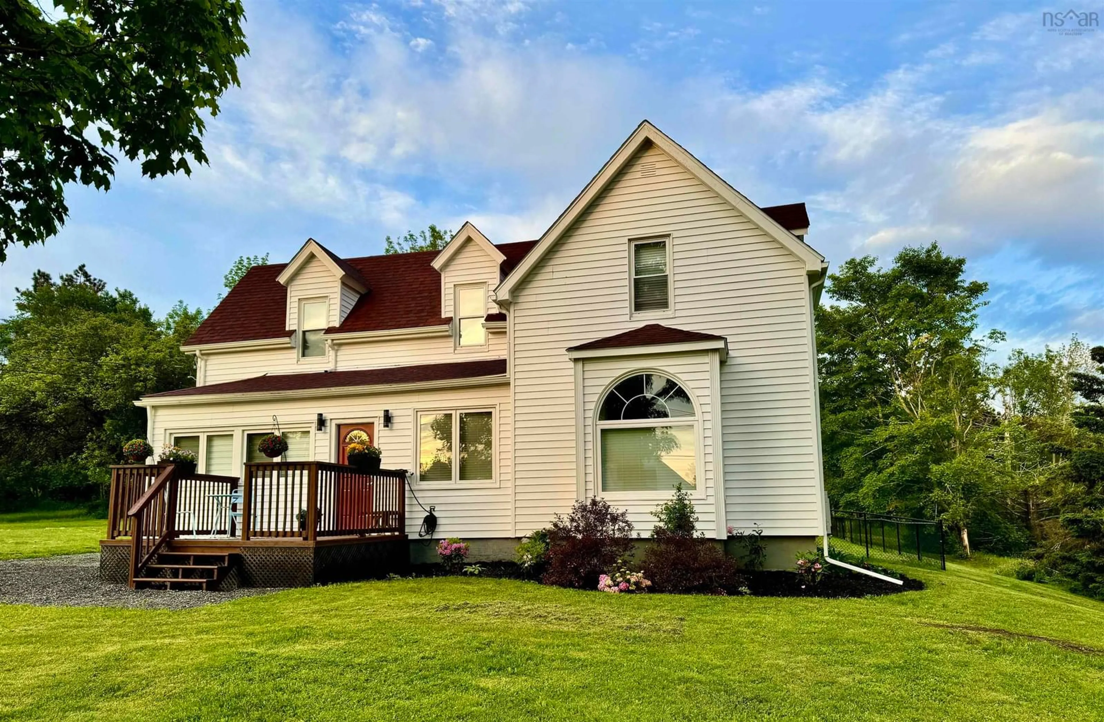 A pic from outside/outdoor area/front of a property/back of a property/a pic from drone, building for 1745 Victoria St, Westville Nova Scotia B0K 2A0