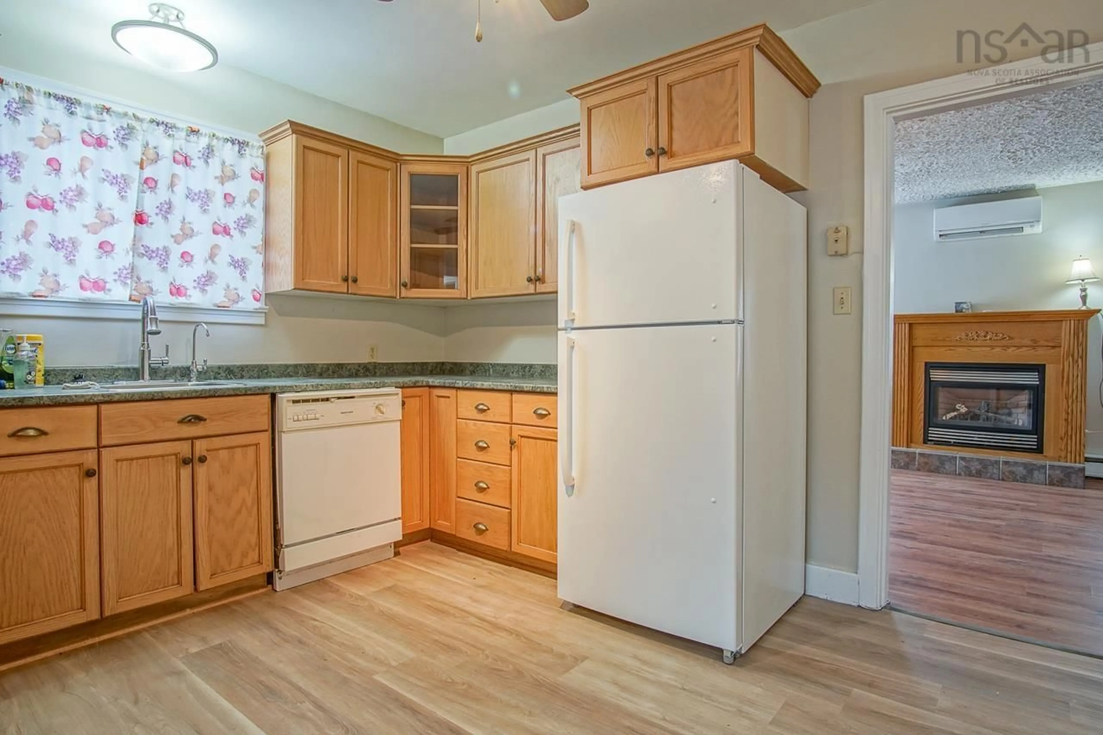 Standard kitchen, unknown for 17 Prince St, Kentville Nova Scotia B4N 1B7