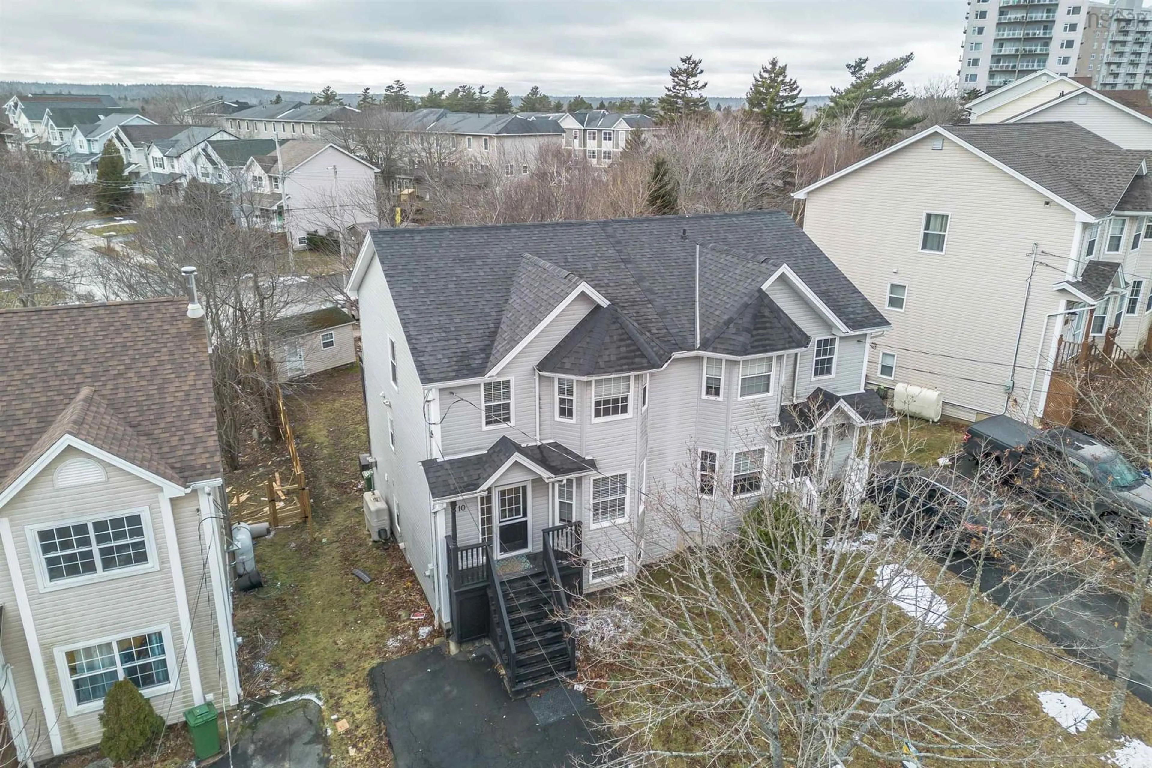 A pic from outside/outdoor area/front of a property/back of a property/a pic from drone, street for 10 Walter Havill Dr, Halifax Nova Scotia B3N 3H5