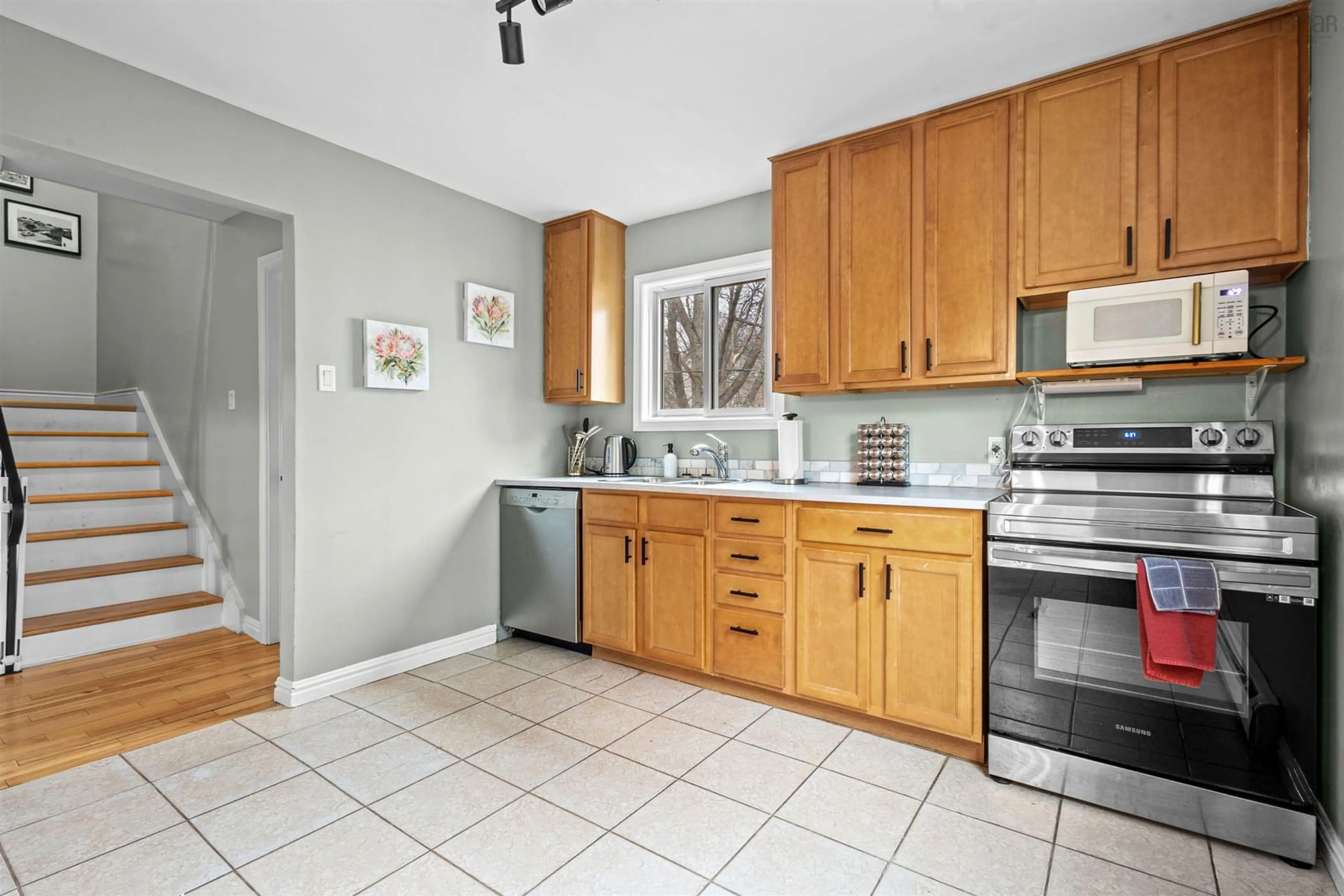 Standard kitchen, ceramic/tile floor for 79 Osborne St, Armdale Nova Scotia B3N 1A5