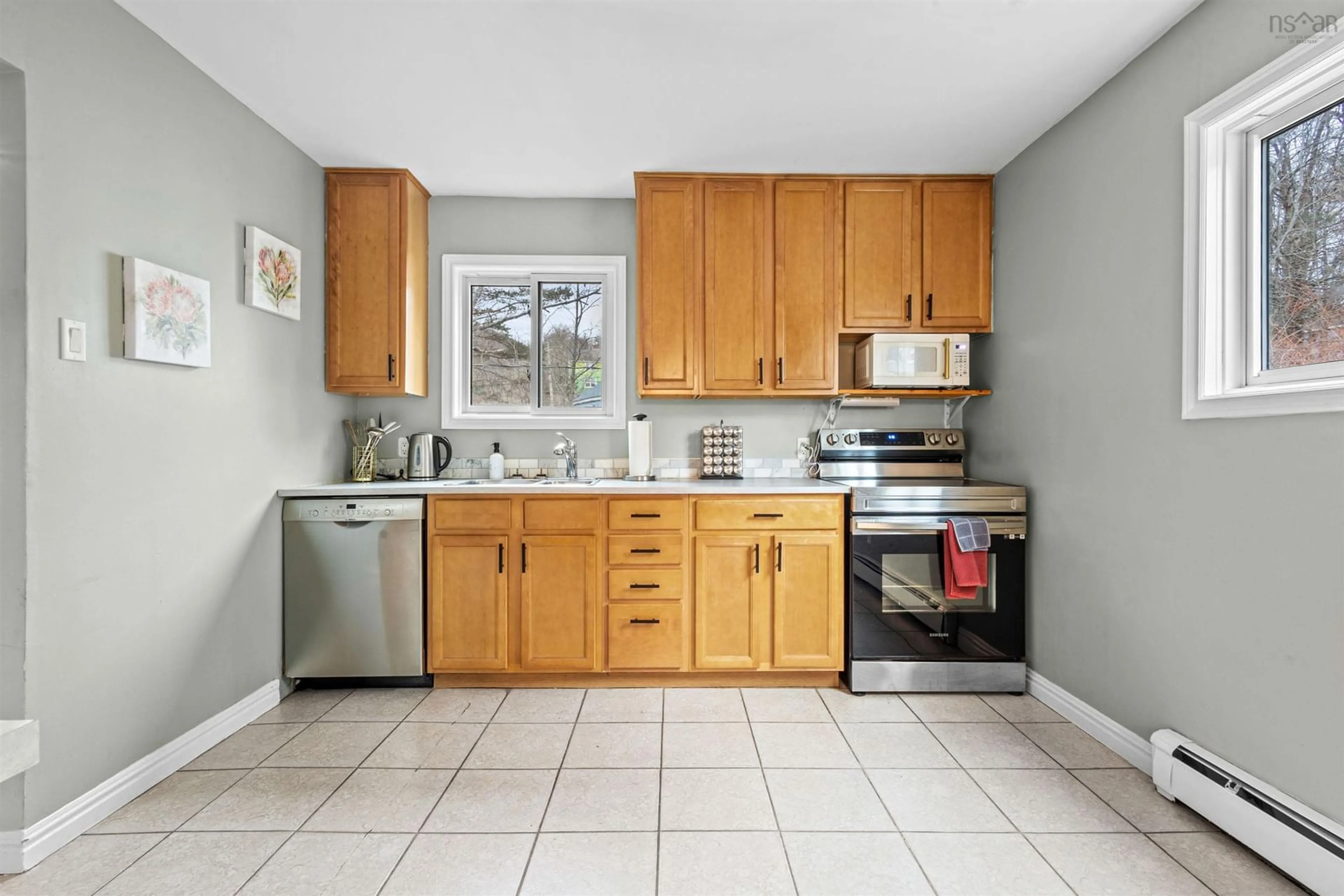 Standard kitchen, ceramic/tile floor for 79 Osborne St, Armdale Nova Scotia B3N 1A5