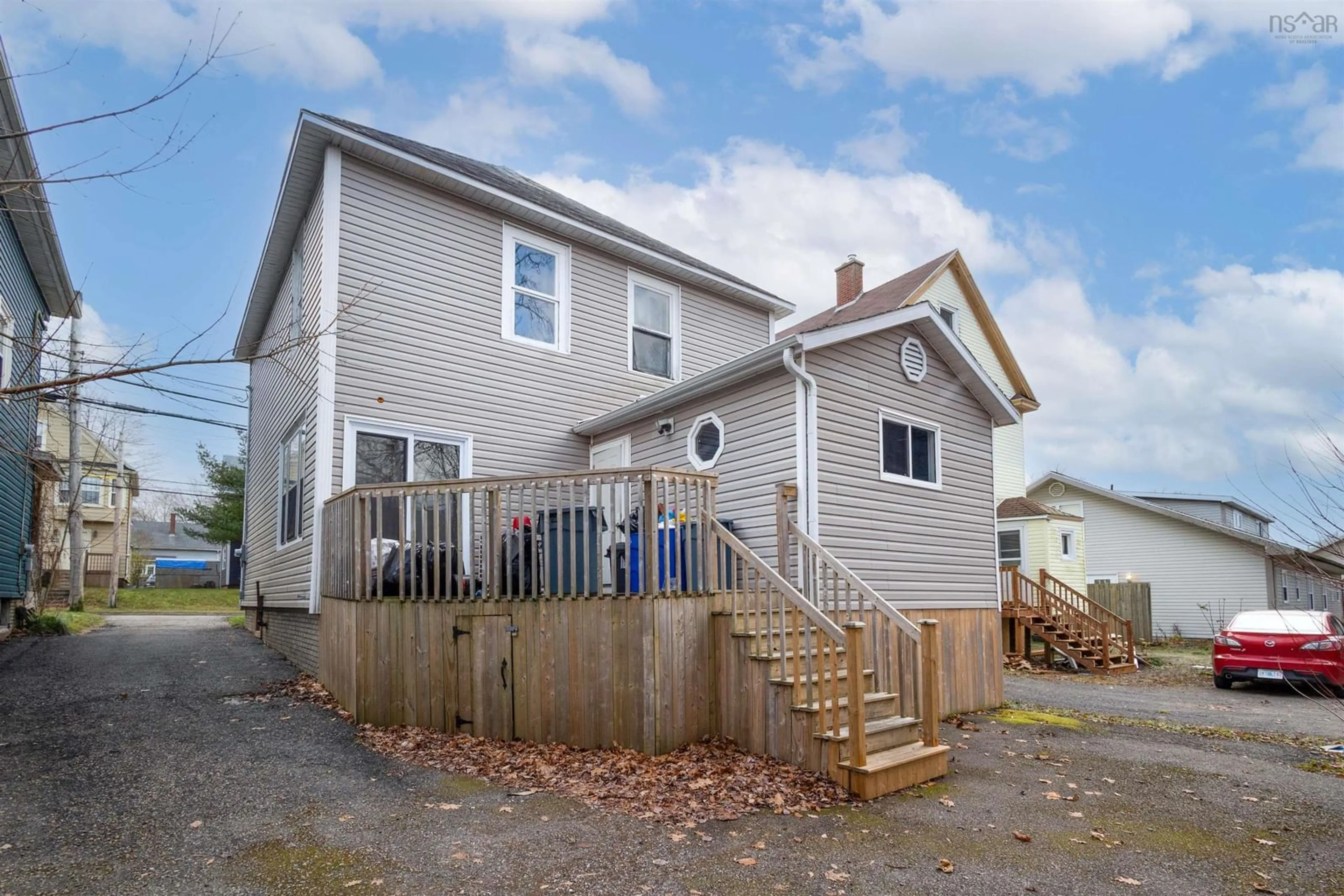 Home with vinyl exterior material, building for 847 George St, Sydney Nova Scotia B1P 1L8