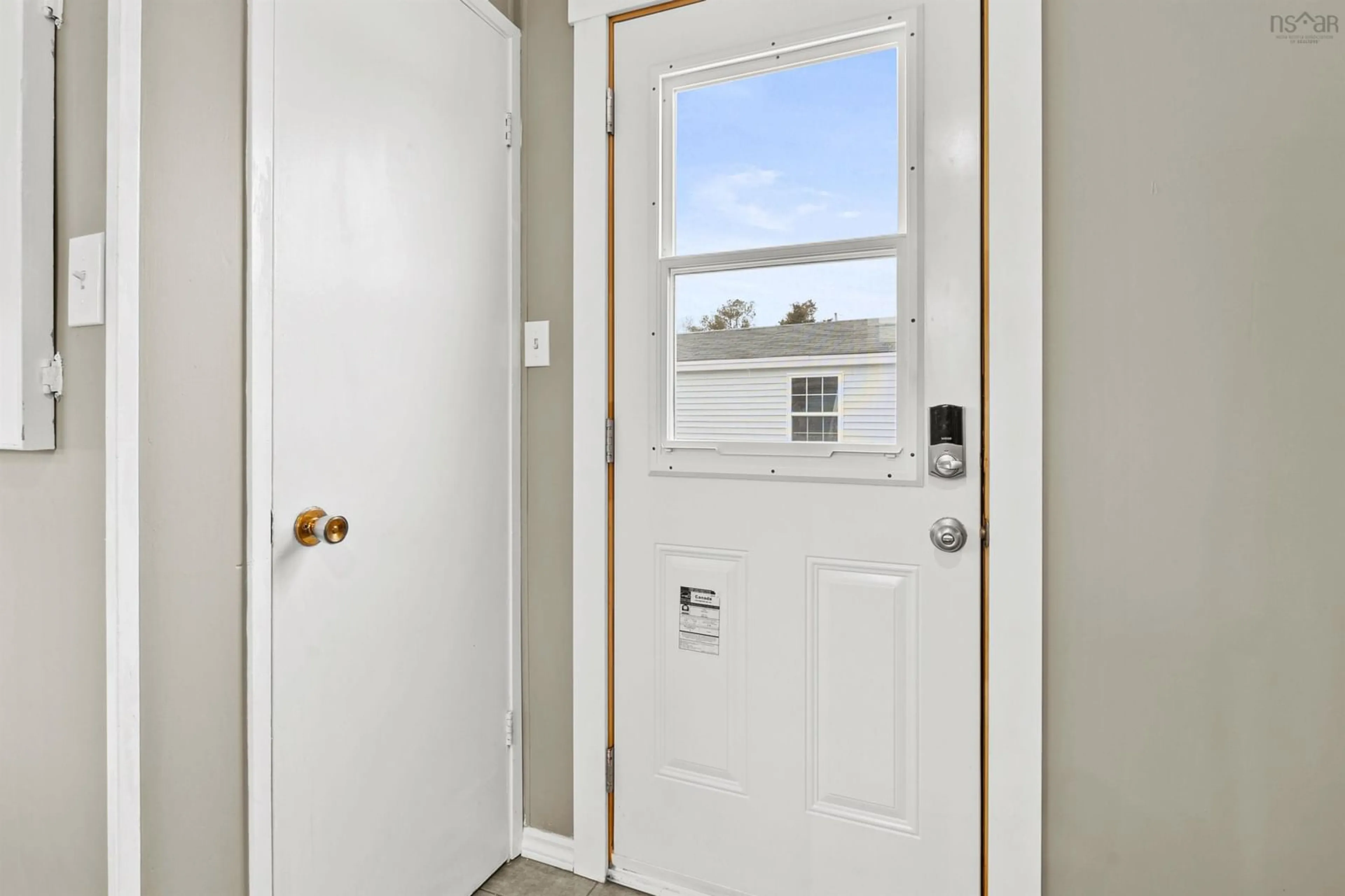 Indoor entryway for 490 Glen Rise Dr, Beaver Bank Nova Scotia B4E 2M2