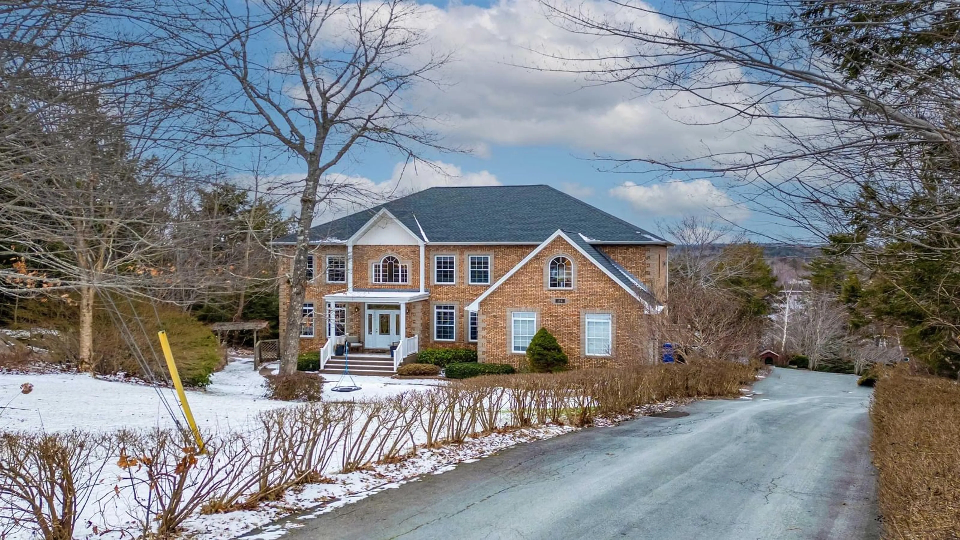 A pic from outside/outdoor area/front of a property/back of a property/a pic from drone, unknown for 24 Glenmorren Crt, Fall River Nova Scotia B2T 1A4