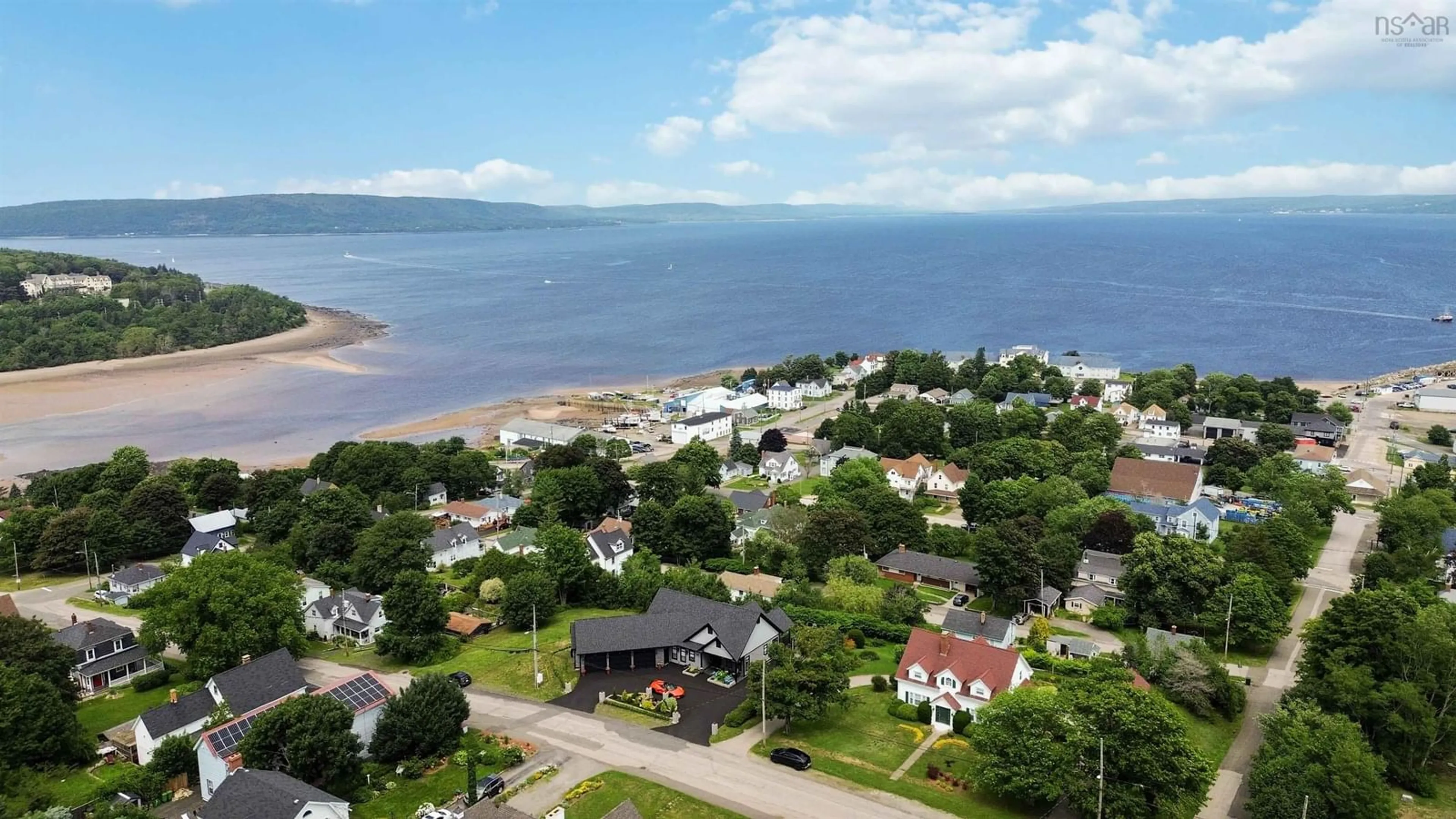 A pic from outside/outdoor area/front of a property/back of a property/a pic from drone, water/lake/river/ocean view for 180 King St, Digby Nova Scotia B0V 1A0