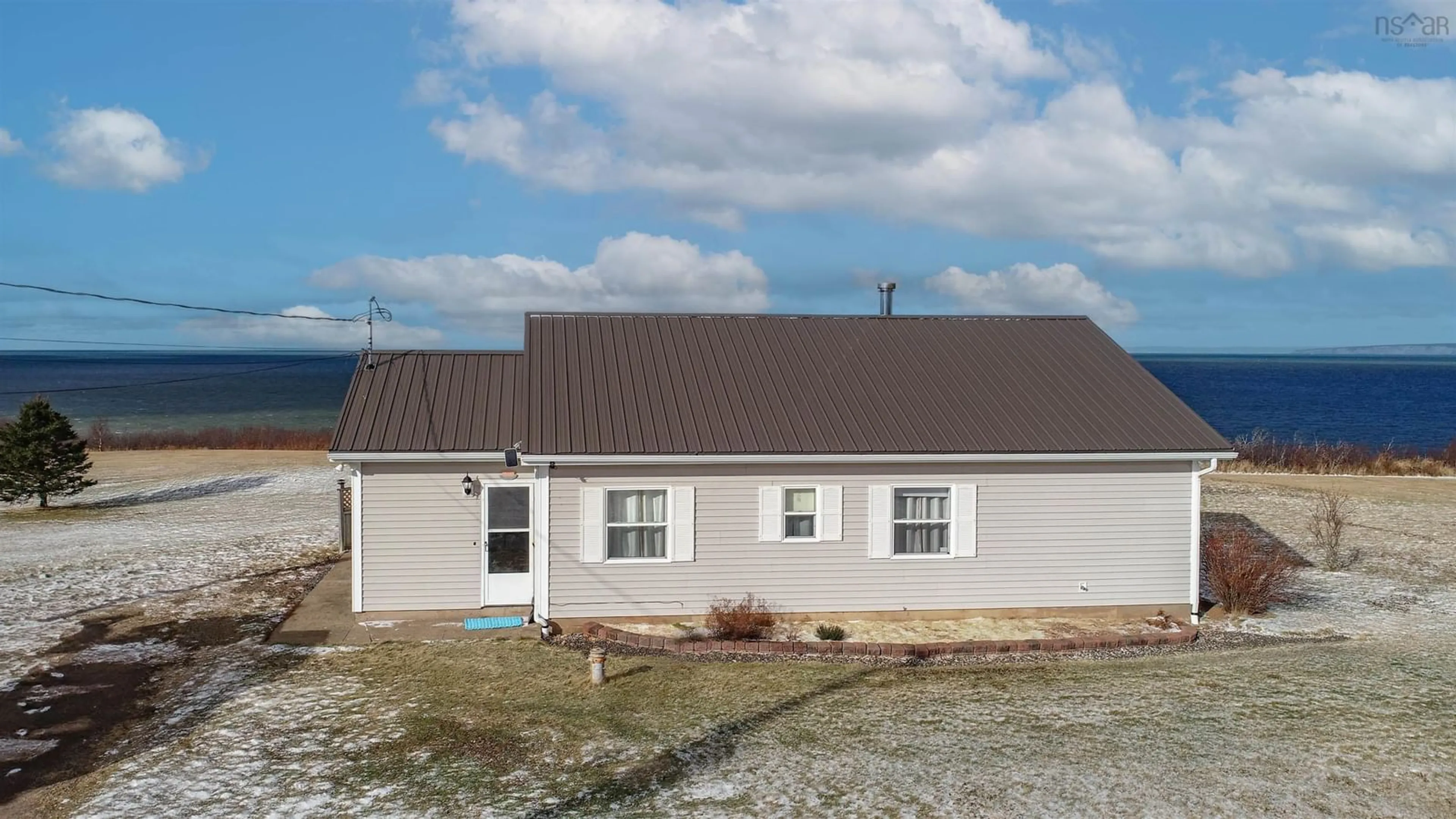 Home with vinyl exterior material, building for 442 Shore, Ogilvie Nova Scotia B0P 1E0