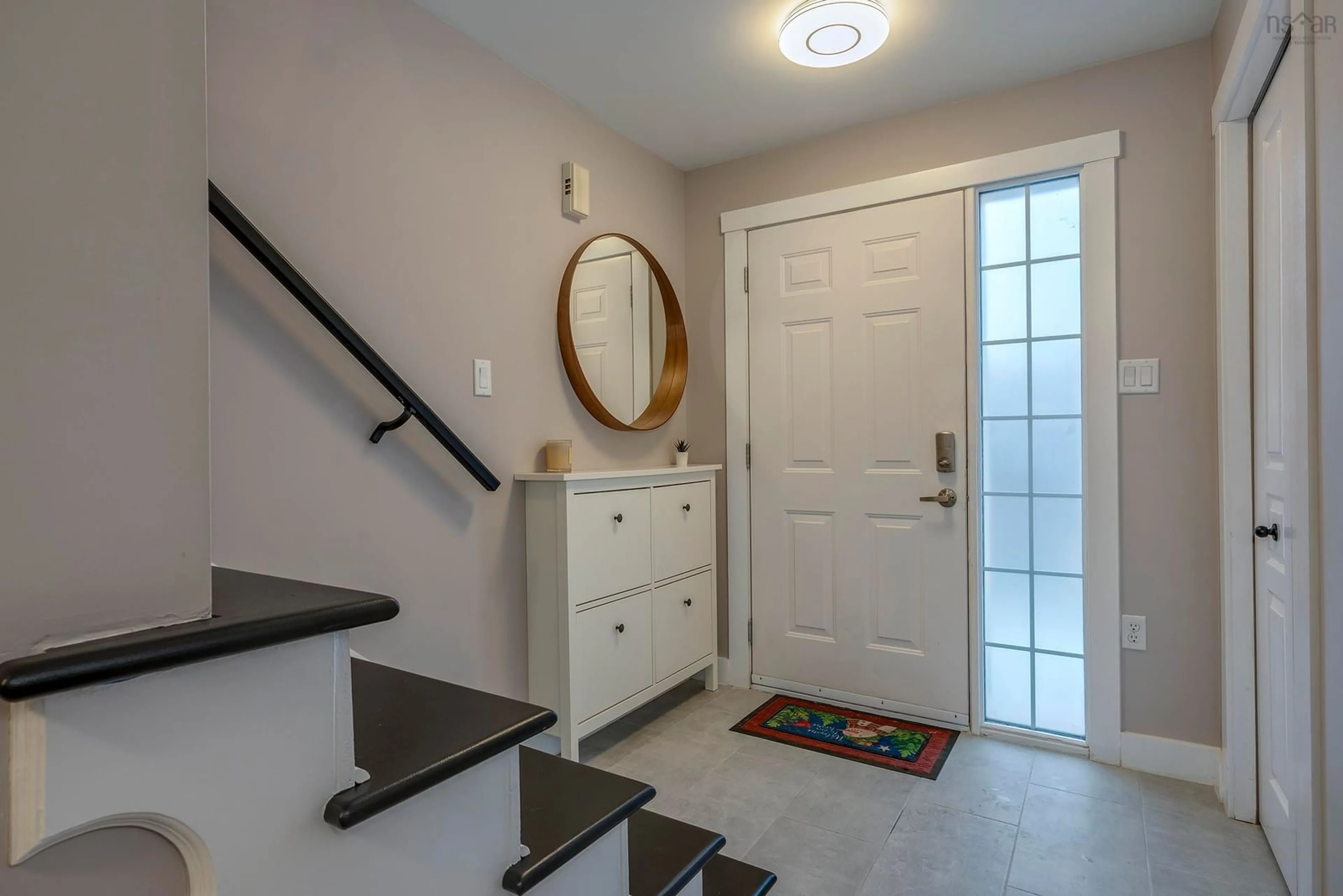 Indoor entryway for 31 Patrick Lane, Cole Harbour Nova Scotia B2V 2V4