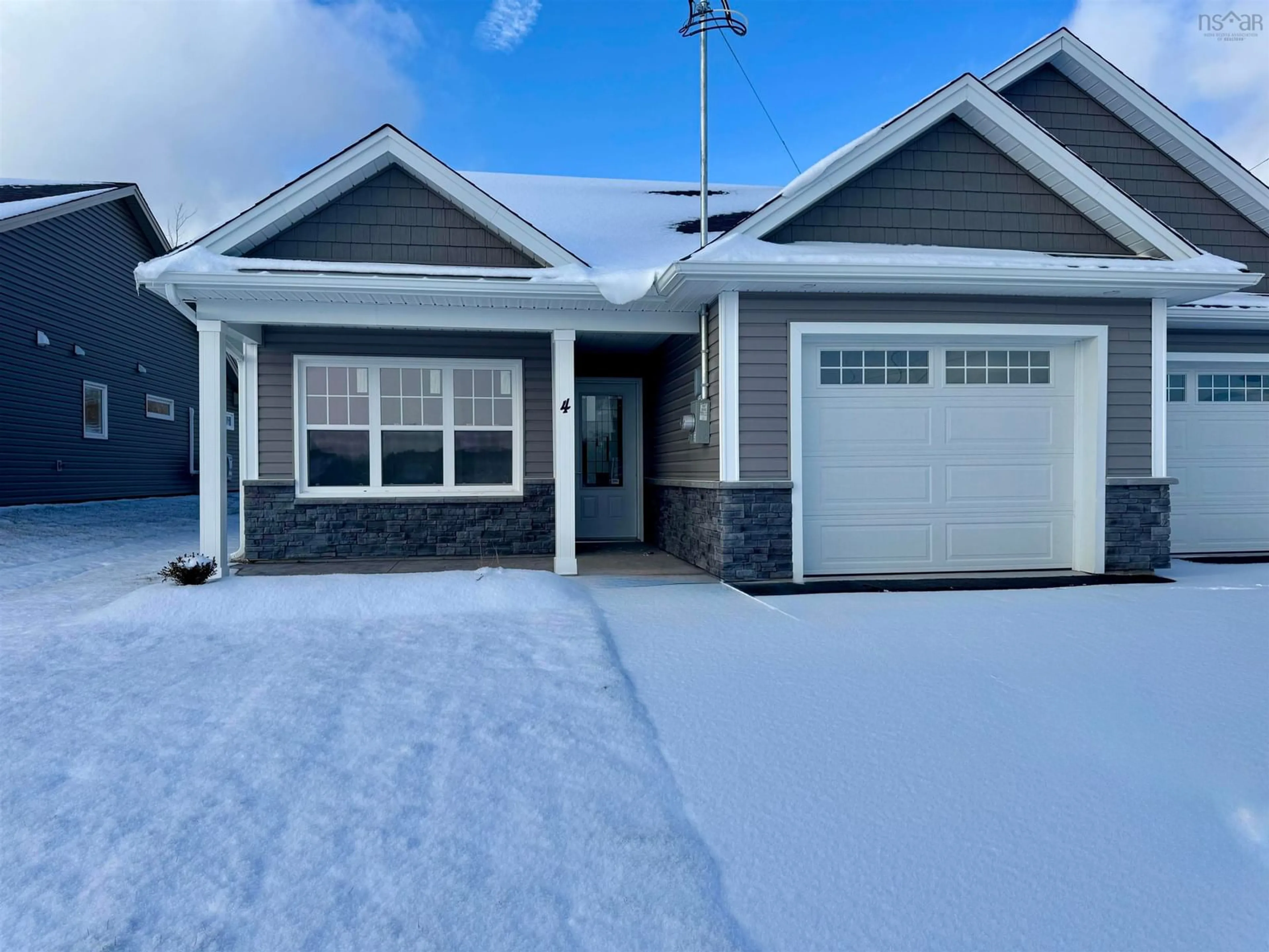 Home with vinyl exterior material, street for 4 Goldenrod Crt, Falmouth Nova Scotia B0N 1L0