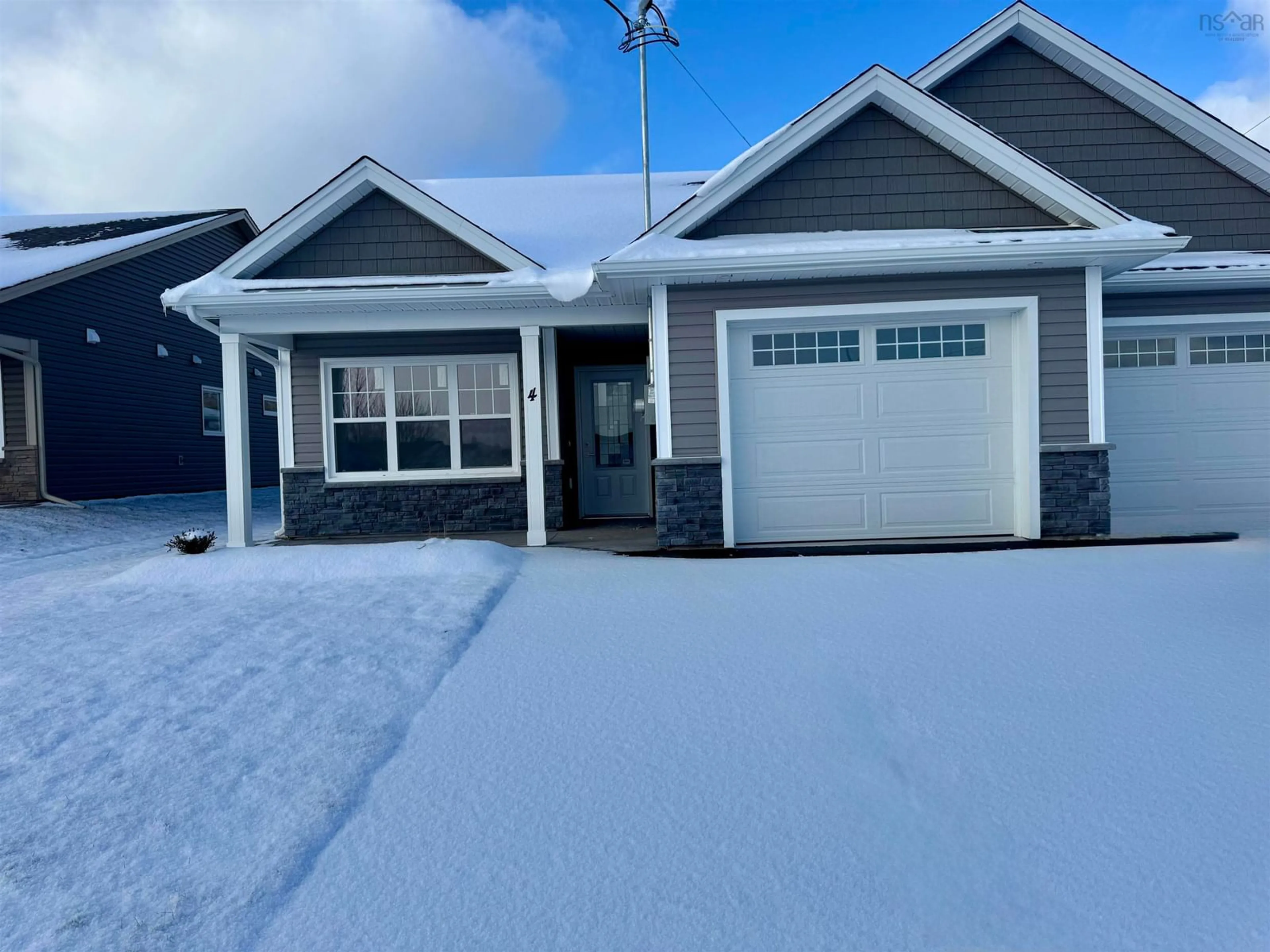 Home with vinyl exterior material, street for 4 Goldenrod Crt, Falmouth Nova Scotia B0N 1L0