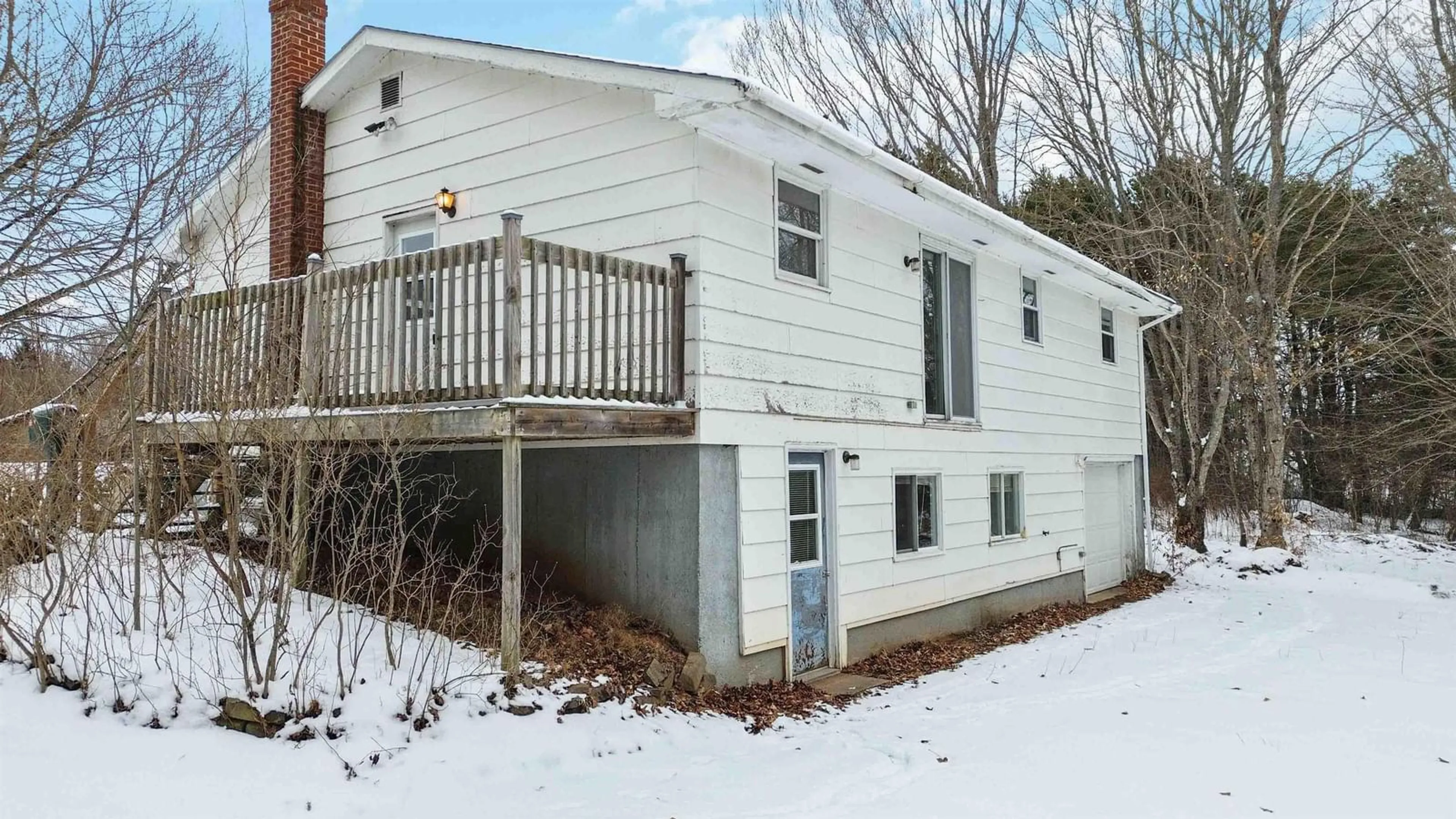 Home with vinyl exterior material, building for 7080 Brooklyn St, Brooklyn Corner Nova Scotia B4N 3V7