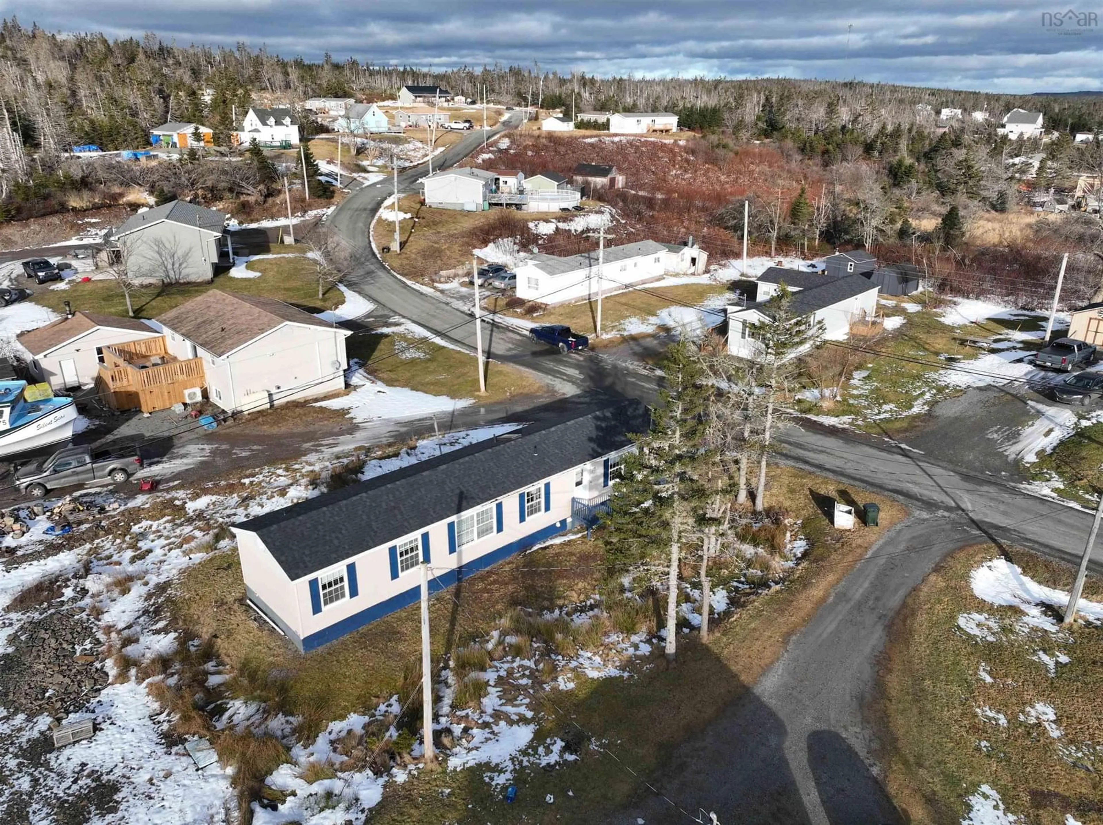 A pic from outside/outdoor area/front of a property/back of a property/a pic from drone, street for 41 Kent St, Louisbourg Nova Scotia B1C 1G2