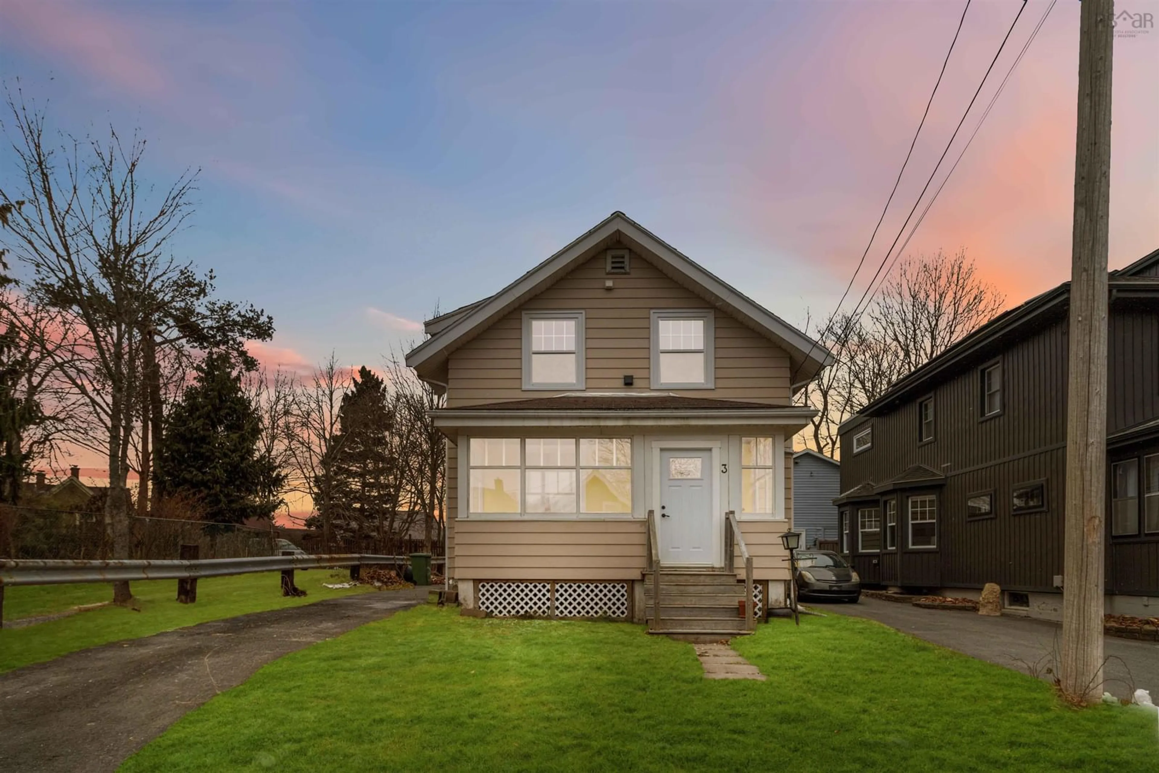 Home with vinyl exterior material, street for 3 Thompson St, Dartmouth Nova Scotia B2Y 2X8