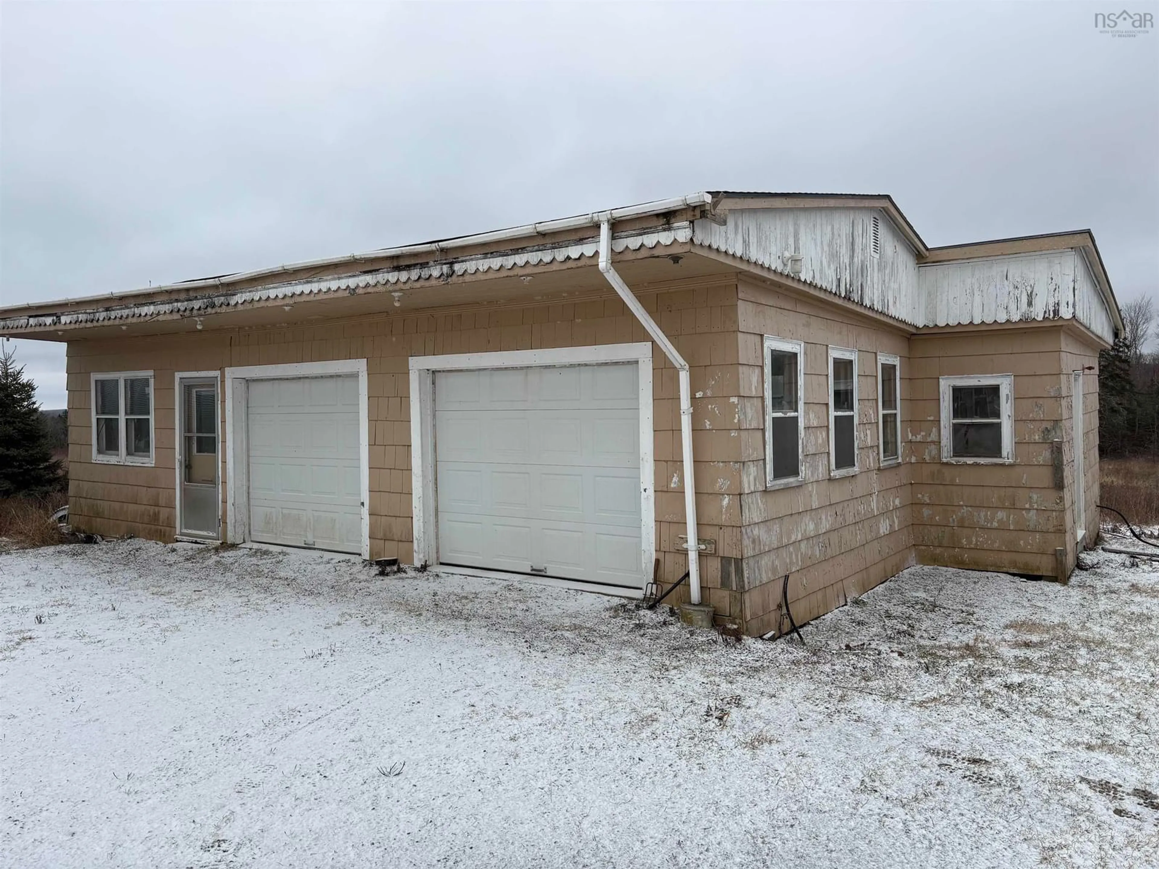 Indoor garage for 3388 Highway 14, Upper Rawdon Nova Scotia B0N 2N0