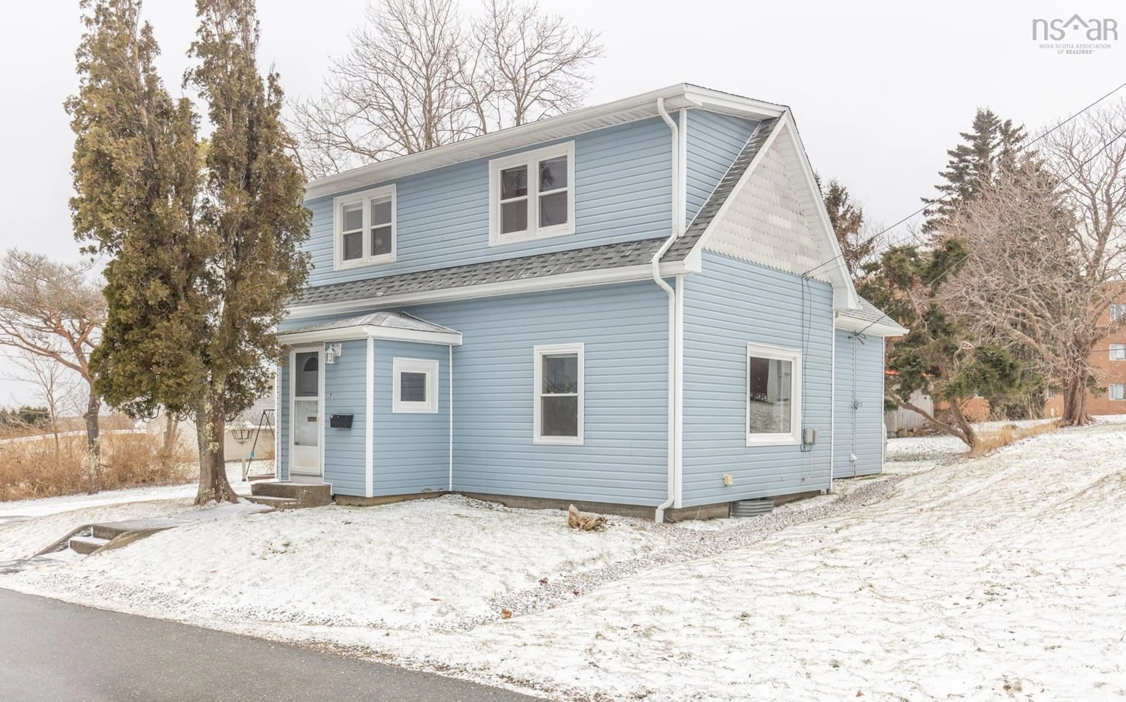 Home with vinyl exterior material, street for 7 Cooks Rd, Yarmouth Nova Scotia B5A 1N6