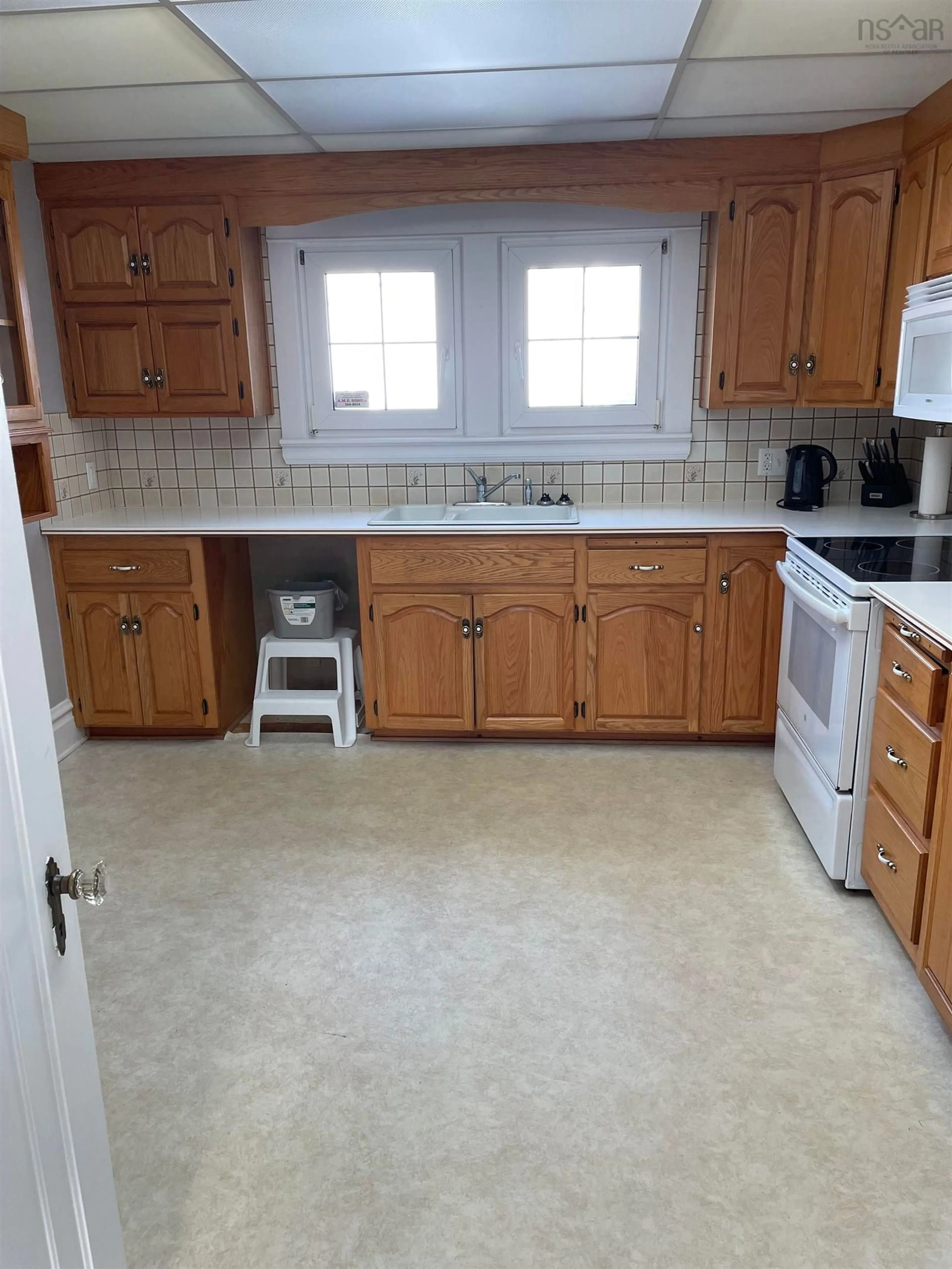 Standard kitchen, ceramic/tile floor for 89 Lower Mclean St, Glace Bay Nova Scotia B1A 2K9