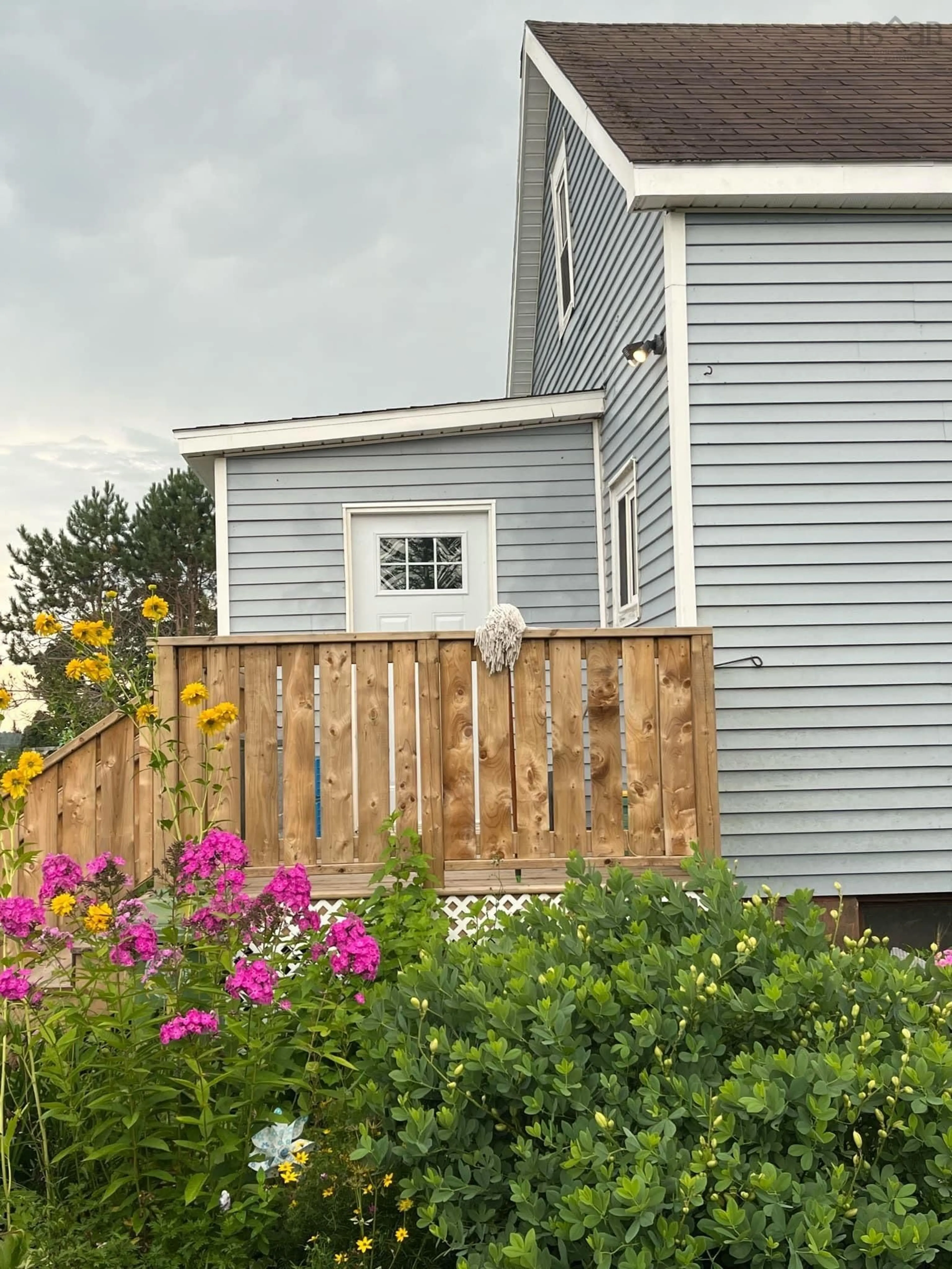 Home with vinyl exterior material, street for 220 Willow St, Parrsboro Nova Scotia B0M 1S0