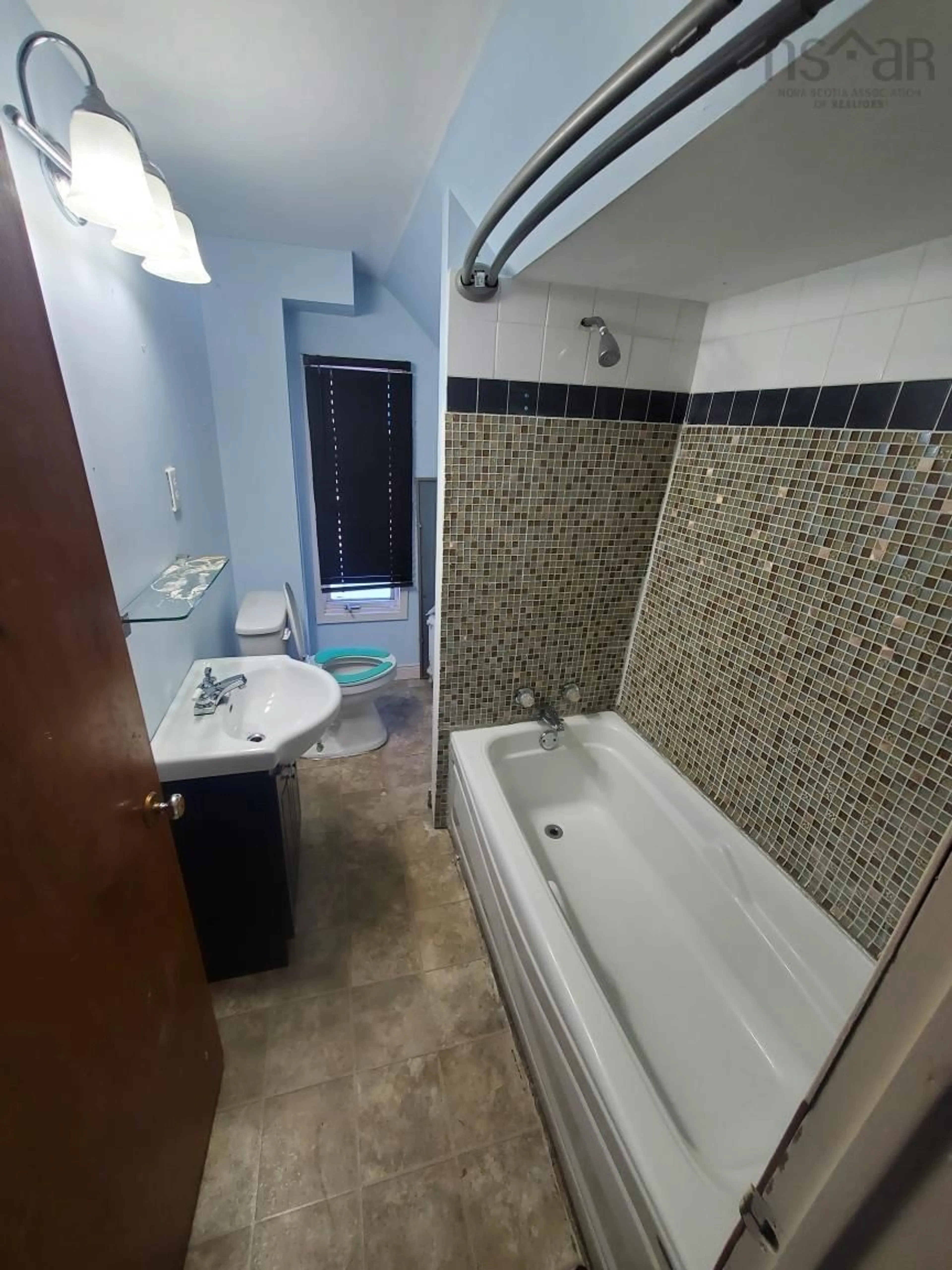 Standard bathroom, ceramic/tile floor for 176 Stellarton Rd, New Glasgow Nova Scotia B2H 1M1