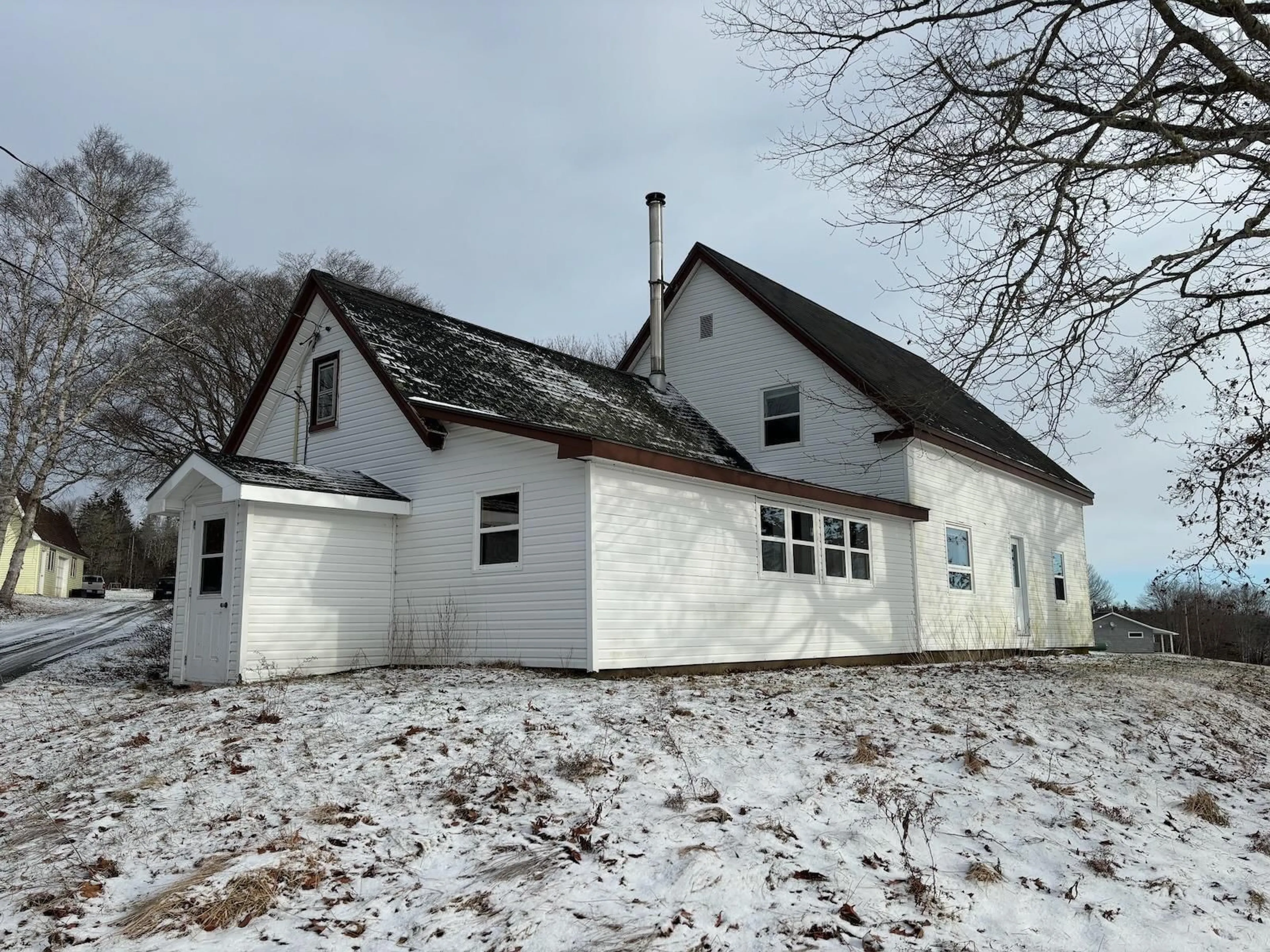 A pic from outside/outdoor area/front of a property/back of a property/a pic from drone, building for 2185 Highway 340 Hwy, Deerfield Nova Scotia B5A 5N9