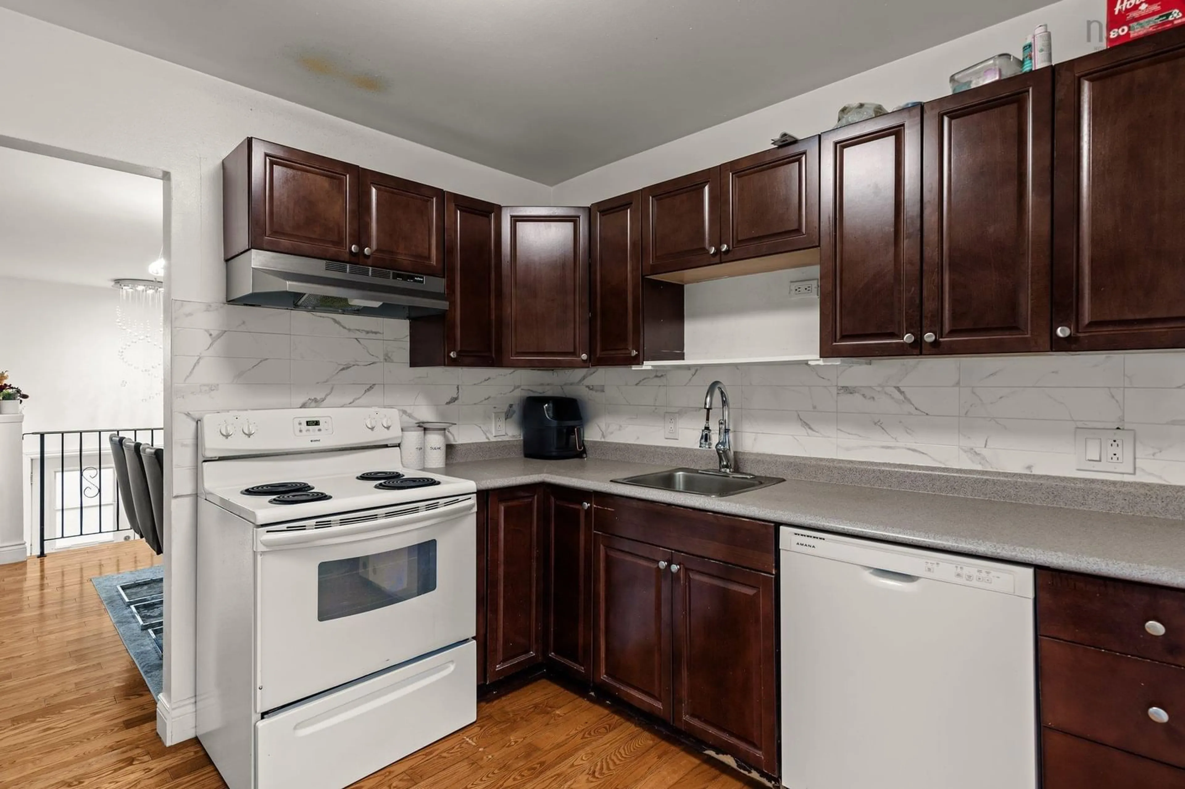 Standard kitchen, unknown for 5 Glenview Dr, Dartmouth Nova Scotia B2Y 4J9