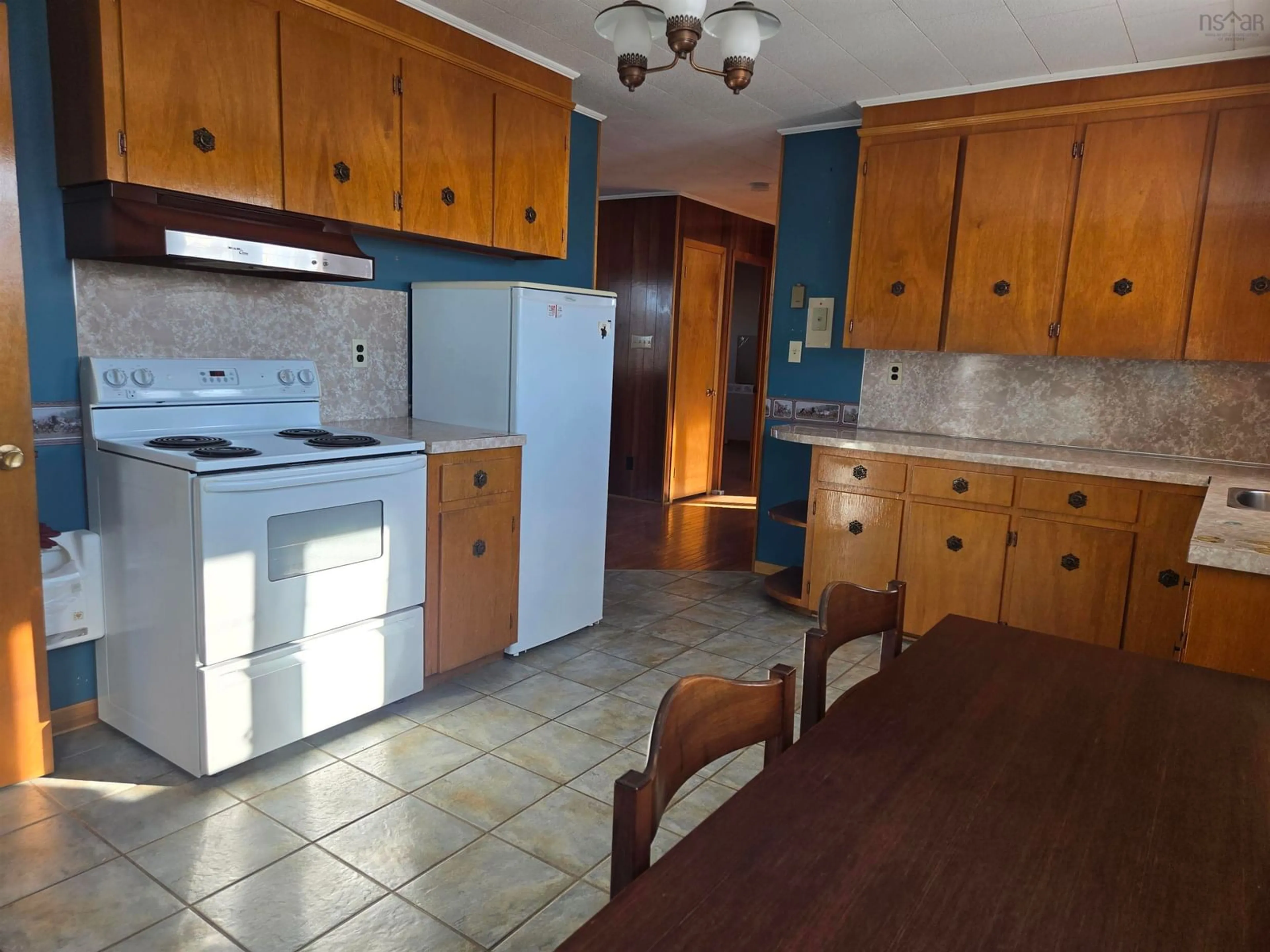 Standard kitchen, unknown for 490 Main St, Tatamagouche Nova Scotia B0K 1V0