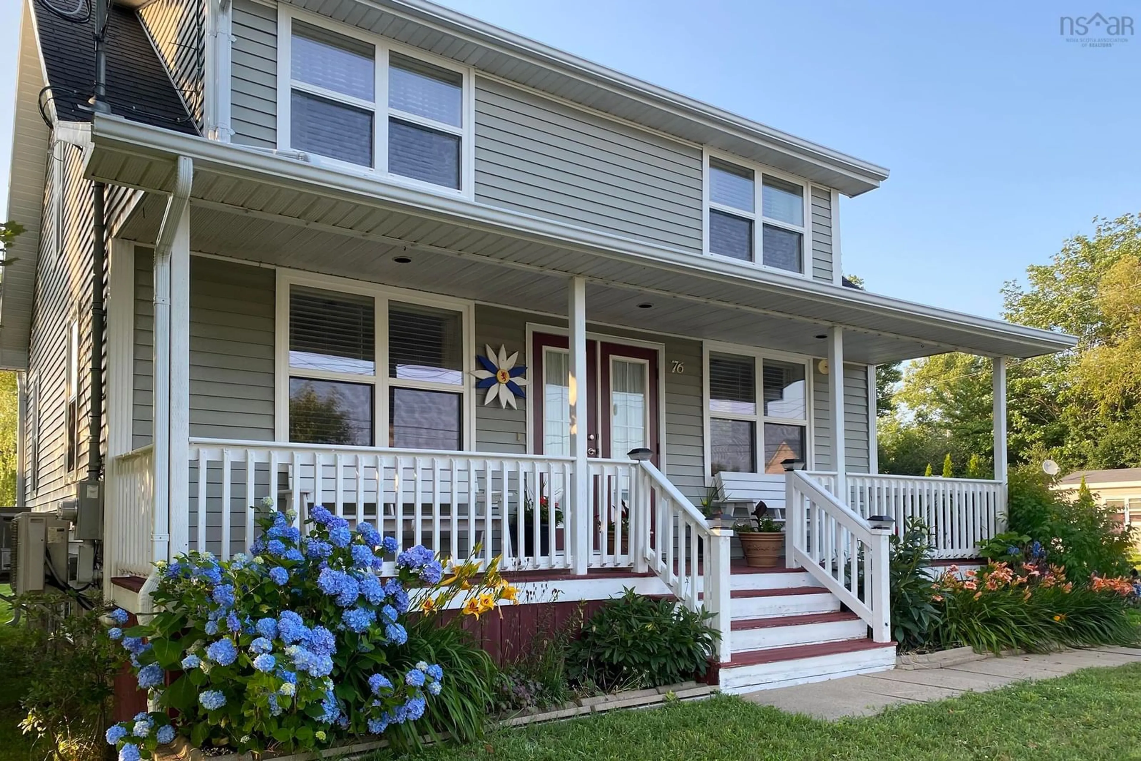 Home with vinyl exterior material, street for 76 Mount St, Digby Nova Scotia B0V 1A0