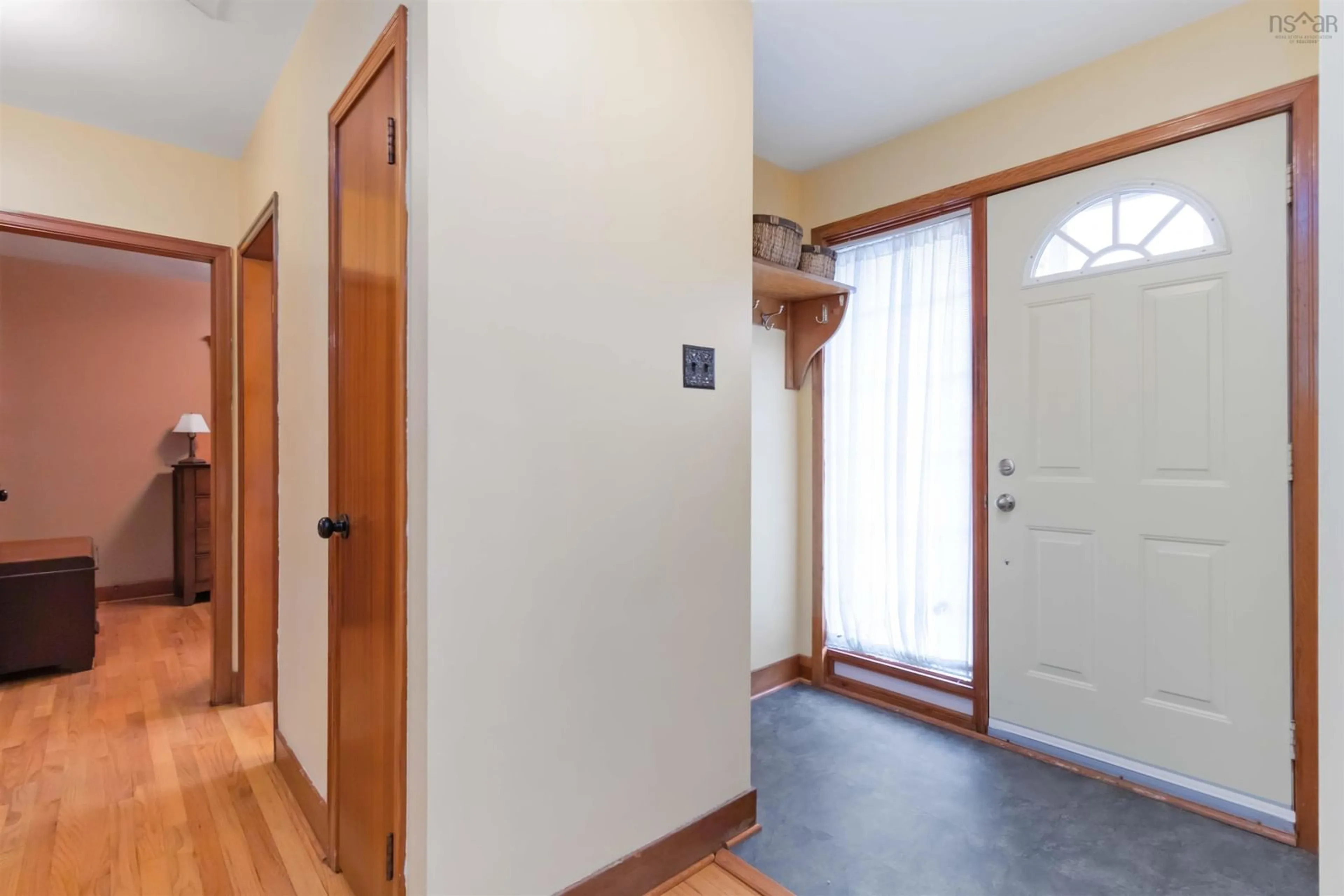 Indoor entryway for 266 Douglas Cres, Halifax Nova Scotia B3M 3E3