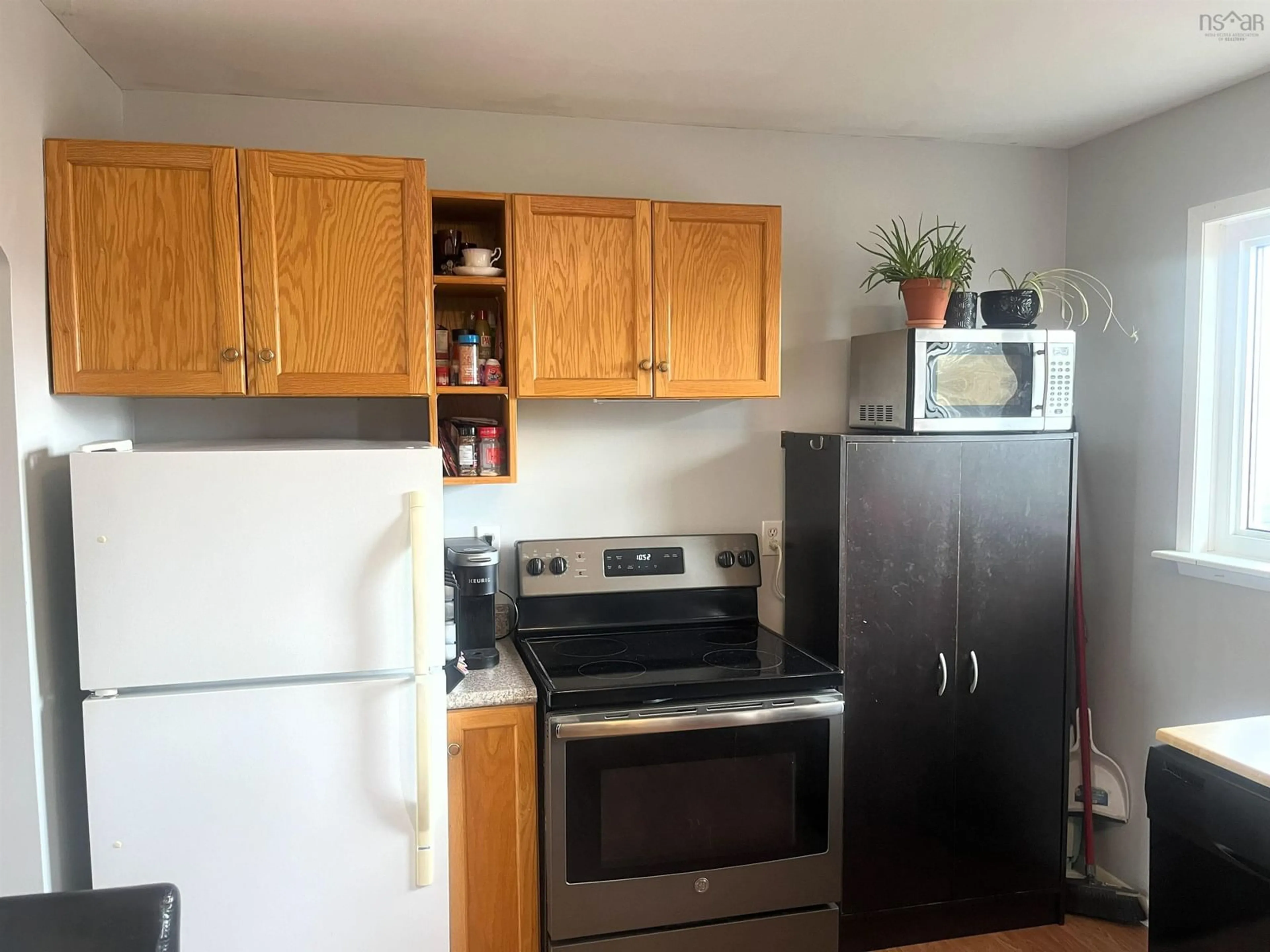 Standard kitchen, wood/laminate floor for 9 Harold St, Port Hawkesbury Nova Scotia B9A 2Z8