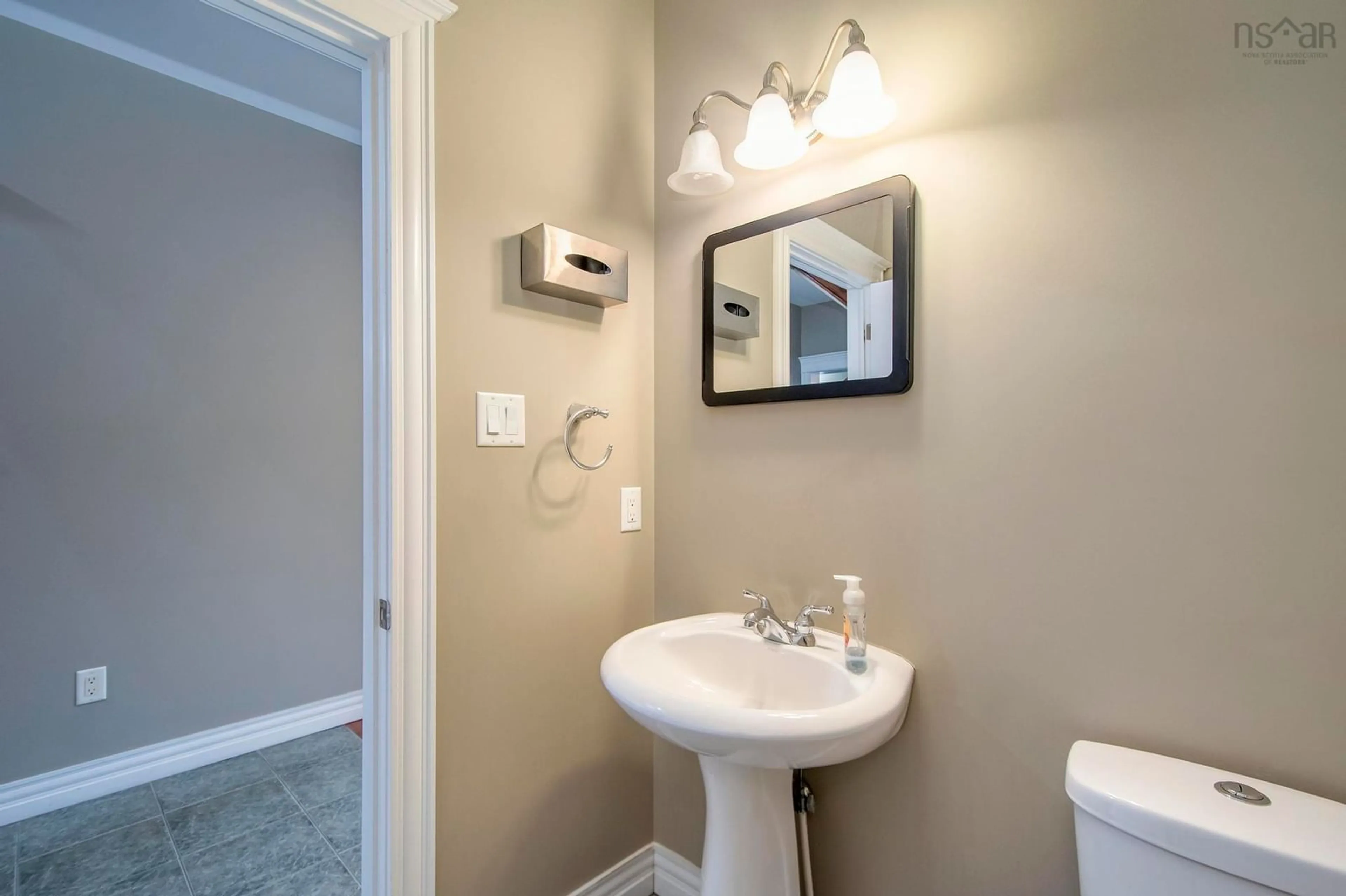 Standard bathroom, ceramic/tile floor for 165 Southgate Dr, Bedford Nova Scotia B4A 4L2