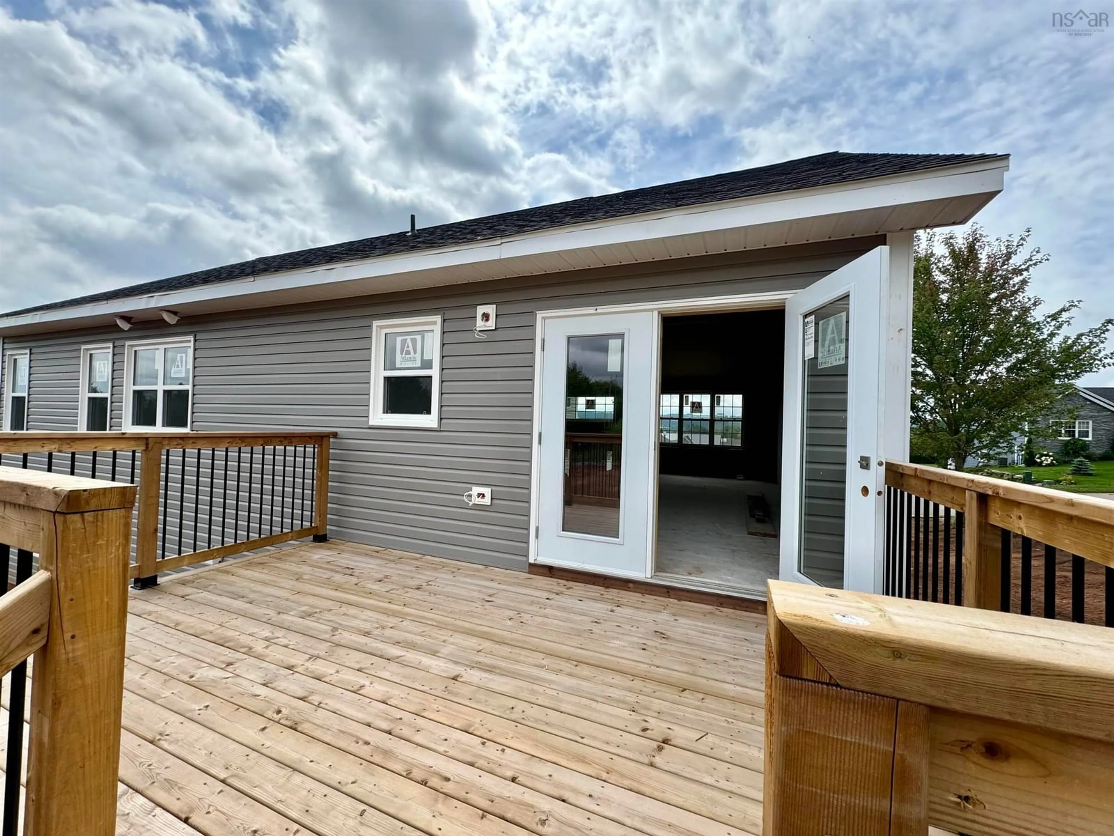 Home with vinyl exterior material, water/lake/river/ocean view for 20 Steeple View Dr, Port Williams Nova Scotia B0P 1T0