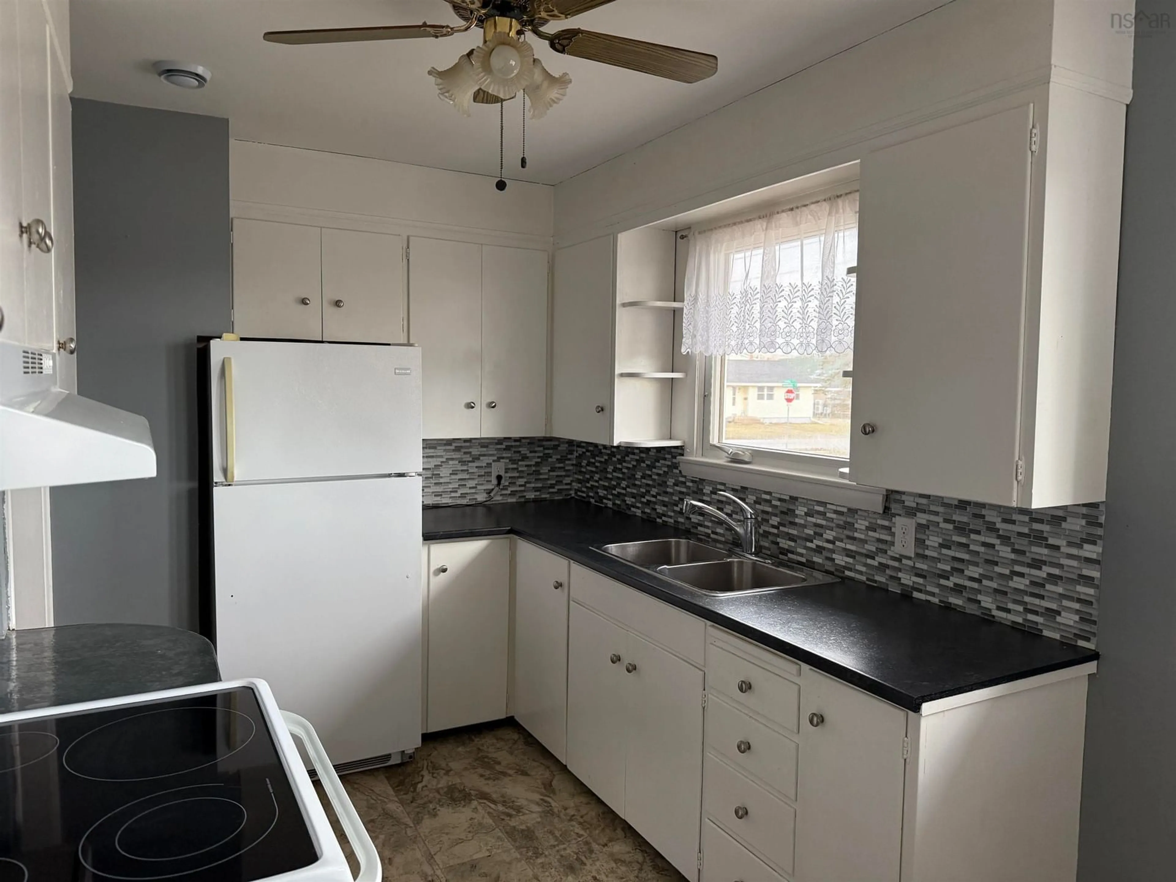 Standard kitchen, ceramic/tile floor for 491 Washington St, New Glasgow Nova Scotia B2H 3M8