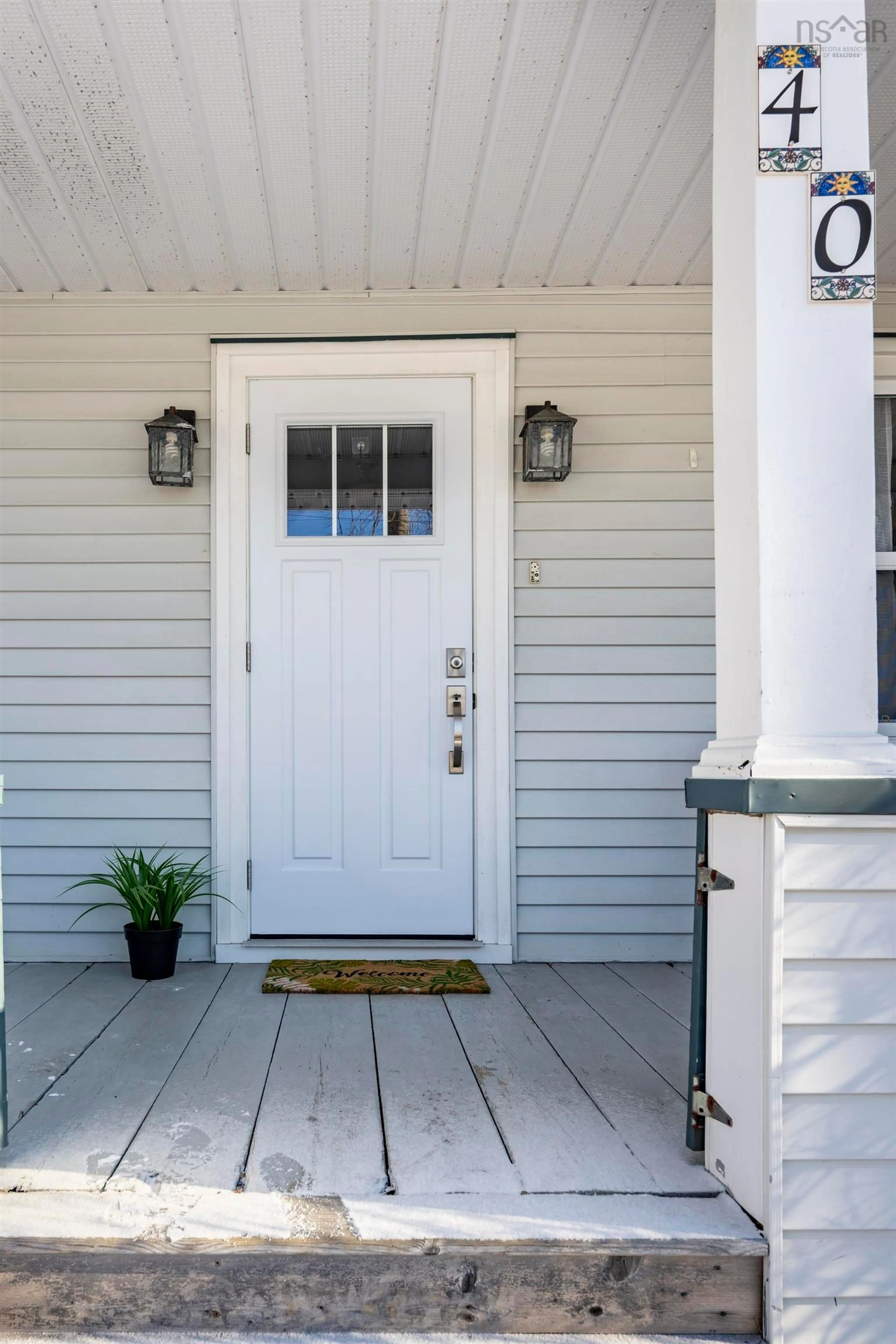 Home with vinyl exterior material, street for 40 Broad St, Lunenburg Nova Scotia B0J 2C0