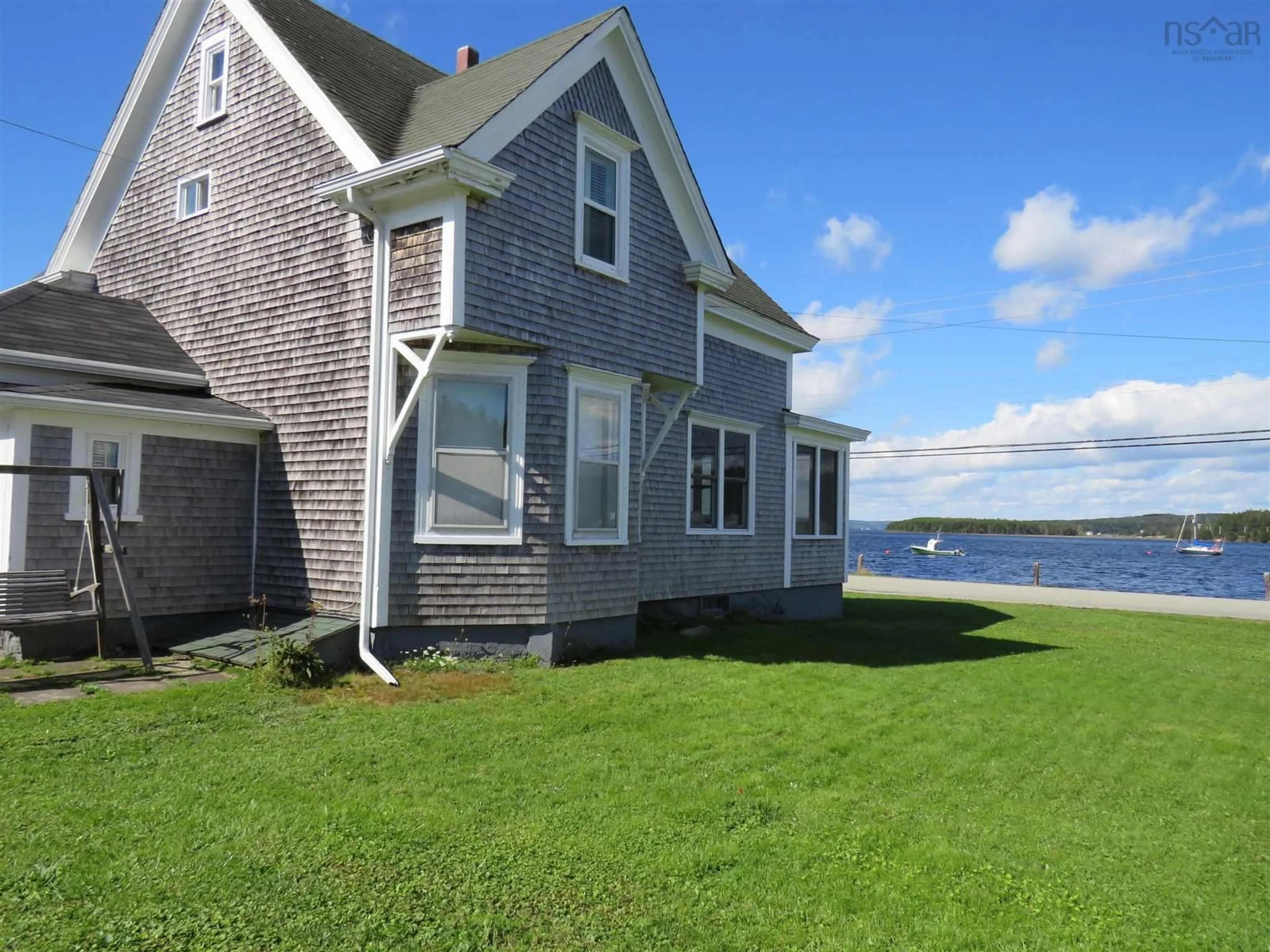 Home with vinyl exterior material, water/lake/river/ocean view for 91 Lower Lahave Rd, Riverport Nova Scotia B0J 2W0