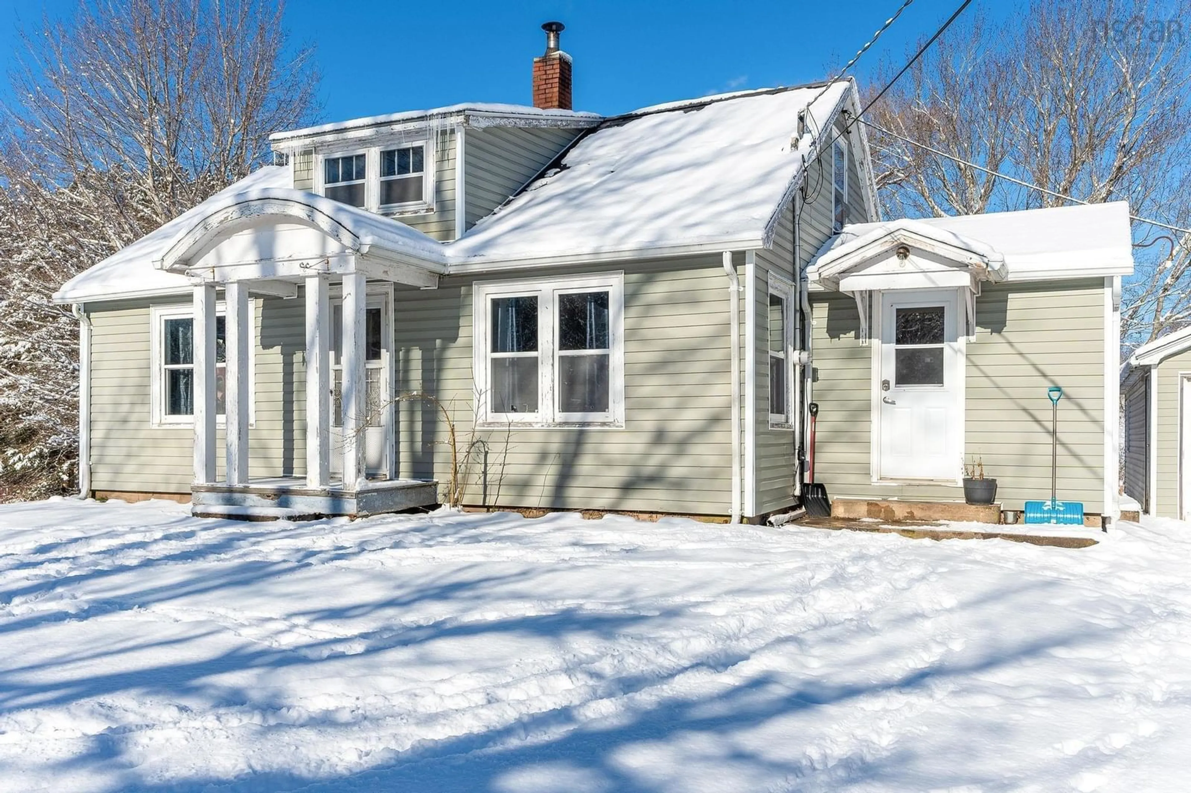 Home with vinyl exterior material, street for 14275 Highway 1, Wilmot Nova Scotia B0P 1W0