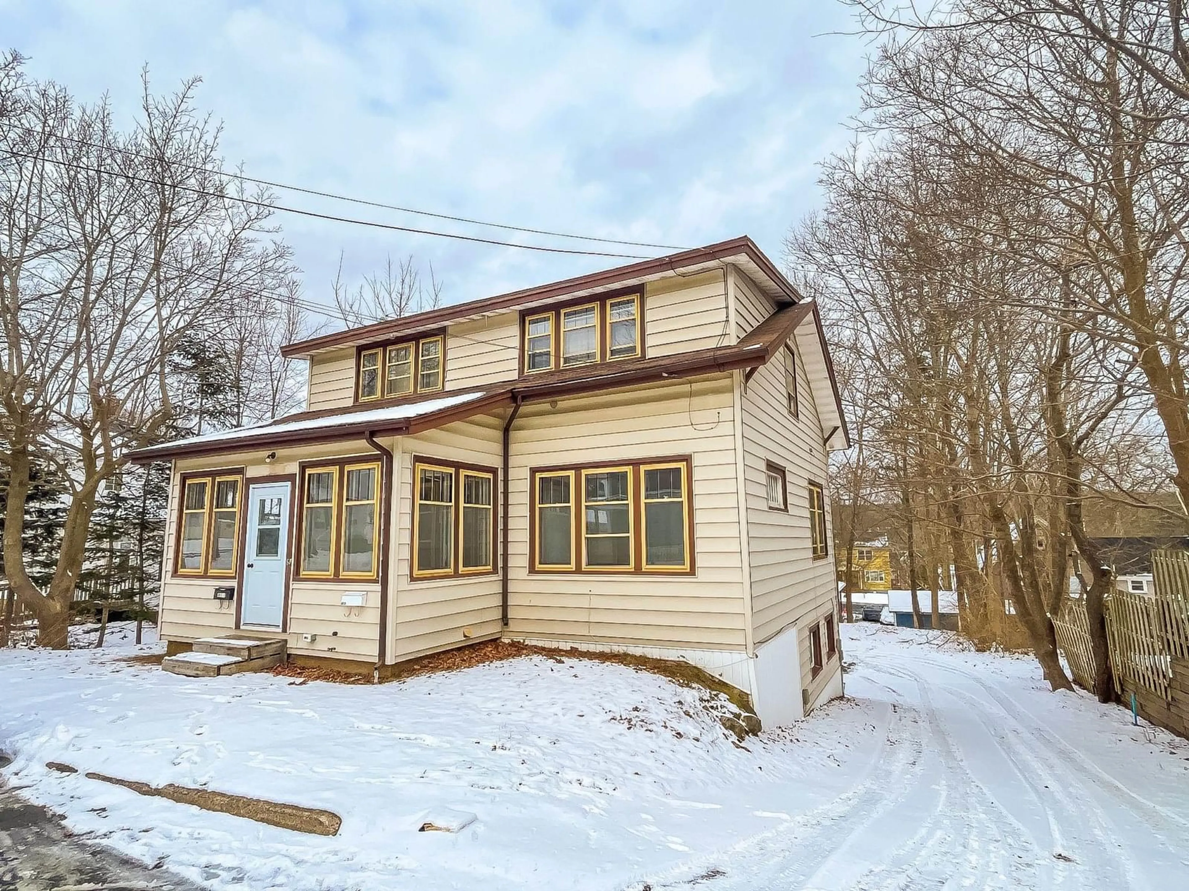 Home with vinyl exterior material, street for 67 Scotia St, Bridgewater Nova Scotia B4V 2C4