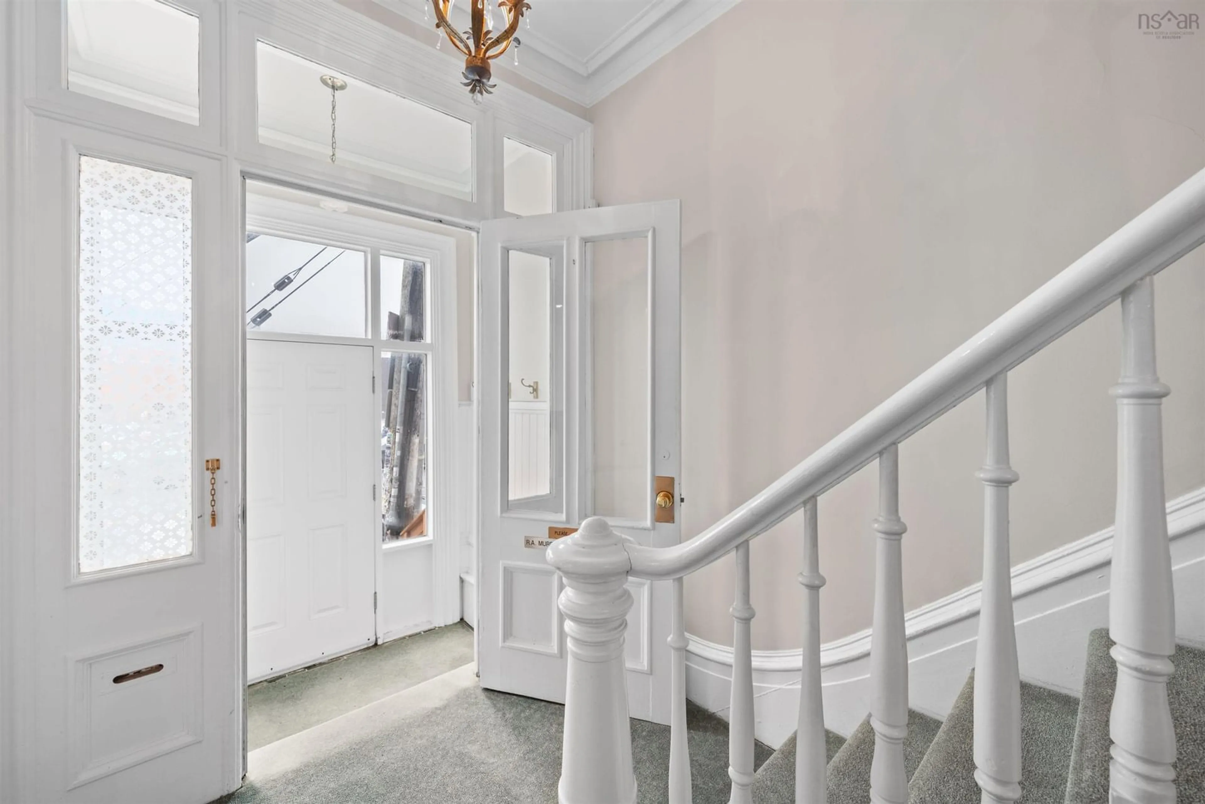 Indoor foyer for 1358 Queen St, Halifax Nova Scotia B3J 2H5