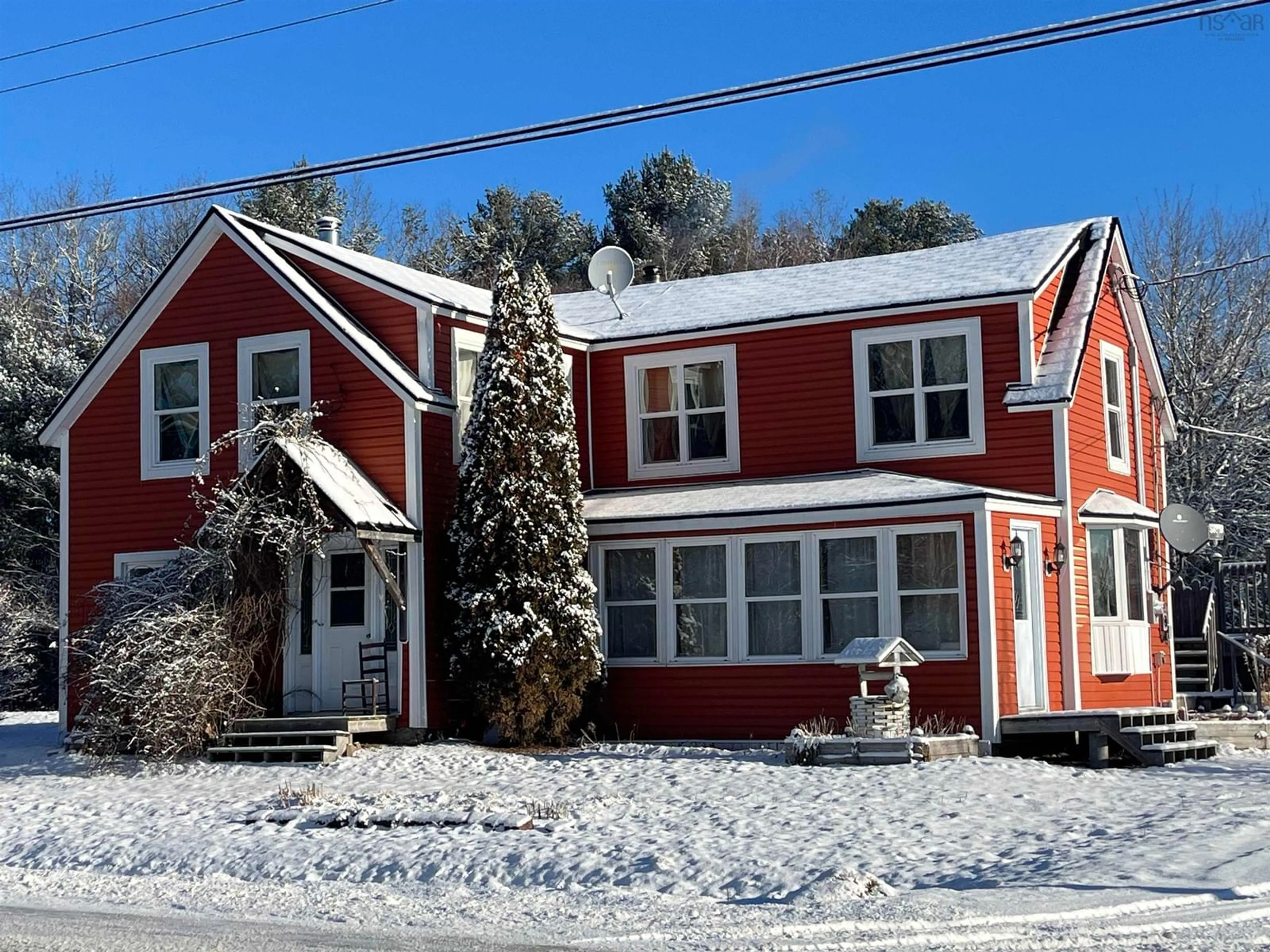 A pic from outside/outdoor area/front of a property/back of a property/a pic from drone, street for 10524 Highway 8, Caledonia Nova Scotia B0T 1B0