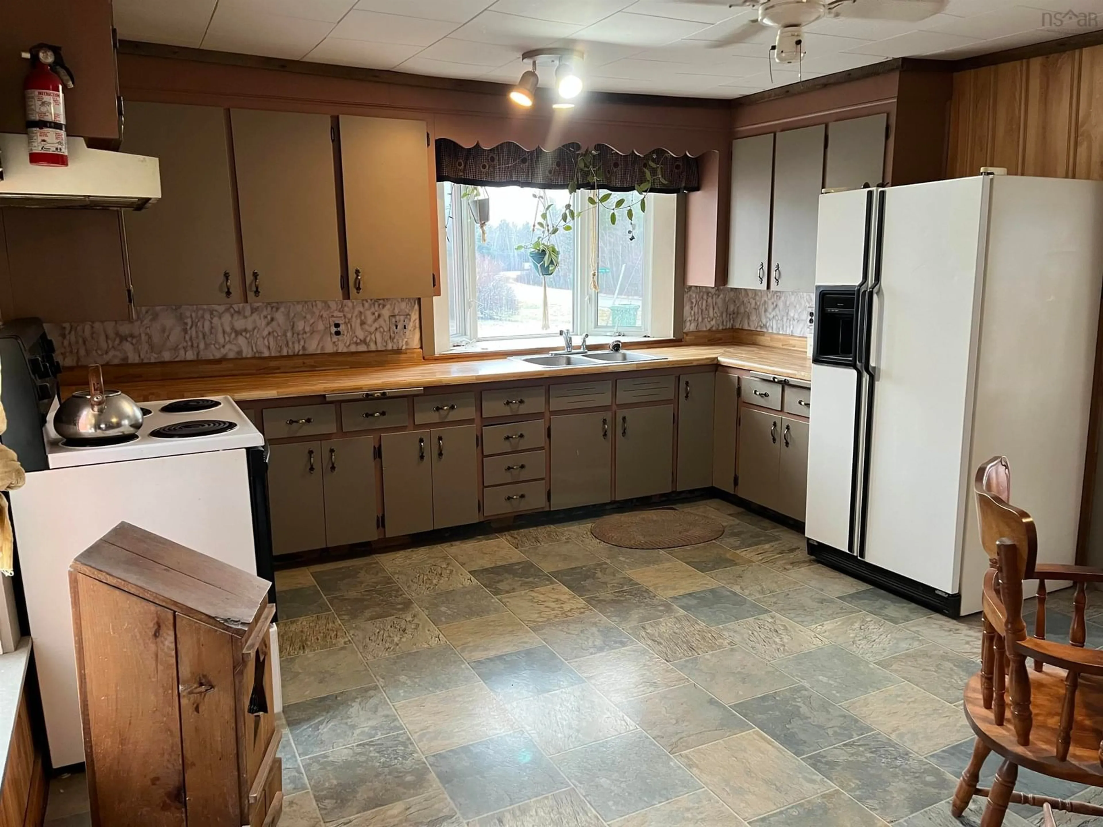 Standard kitchen, ceramic/tile floor for 10524 Highway 8, Caledonia Nova Scotia B0T 1B0