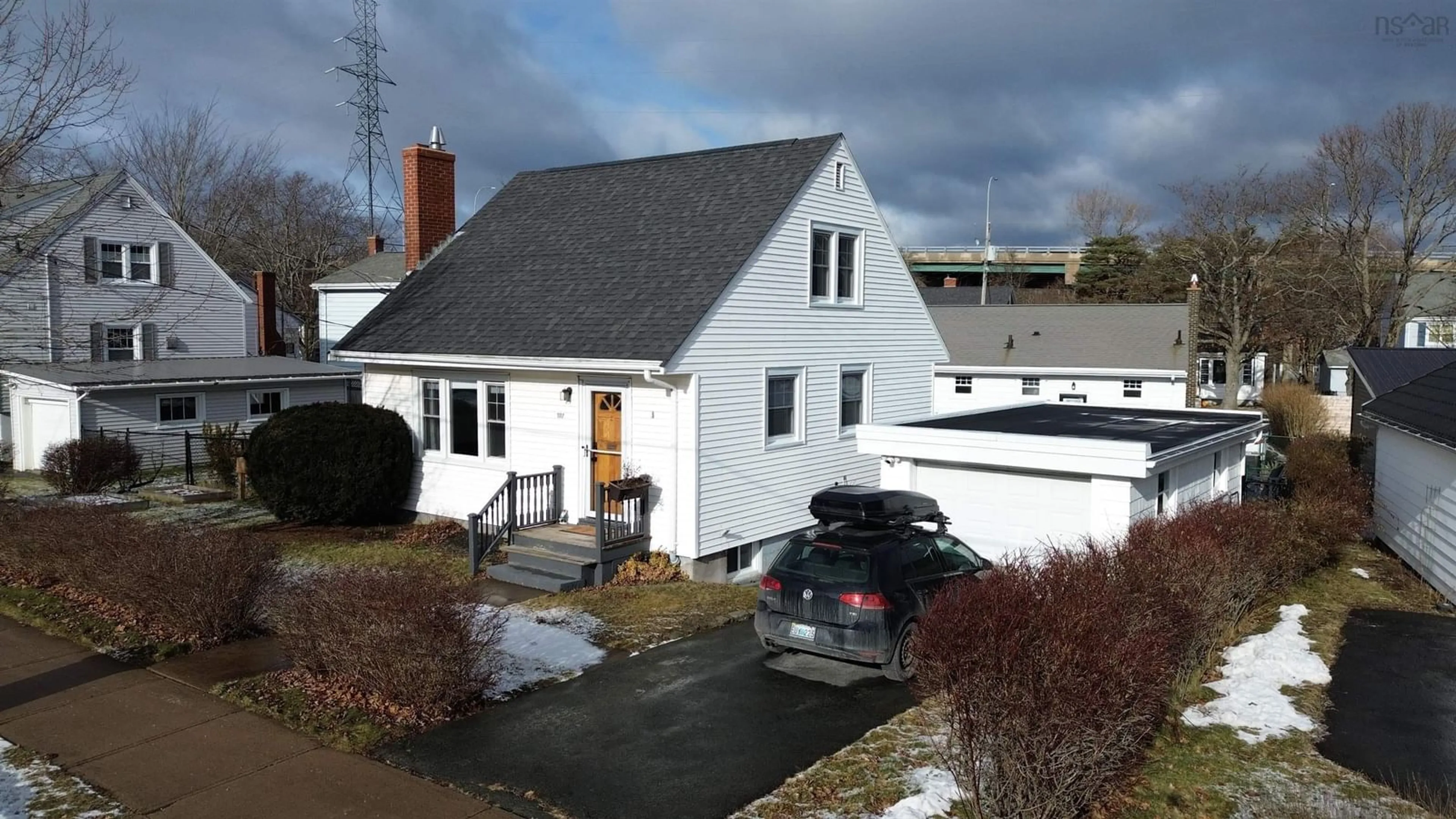 A pic from outside/outdoor area/front of a property/back of a property/a pic from drone, street for 7117 Ernst Avenue, Halifax Nova Scotia B3L 2L3