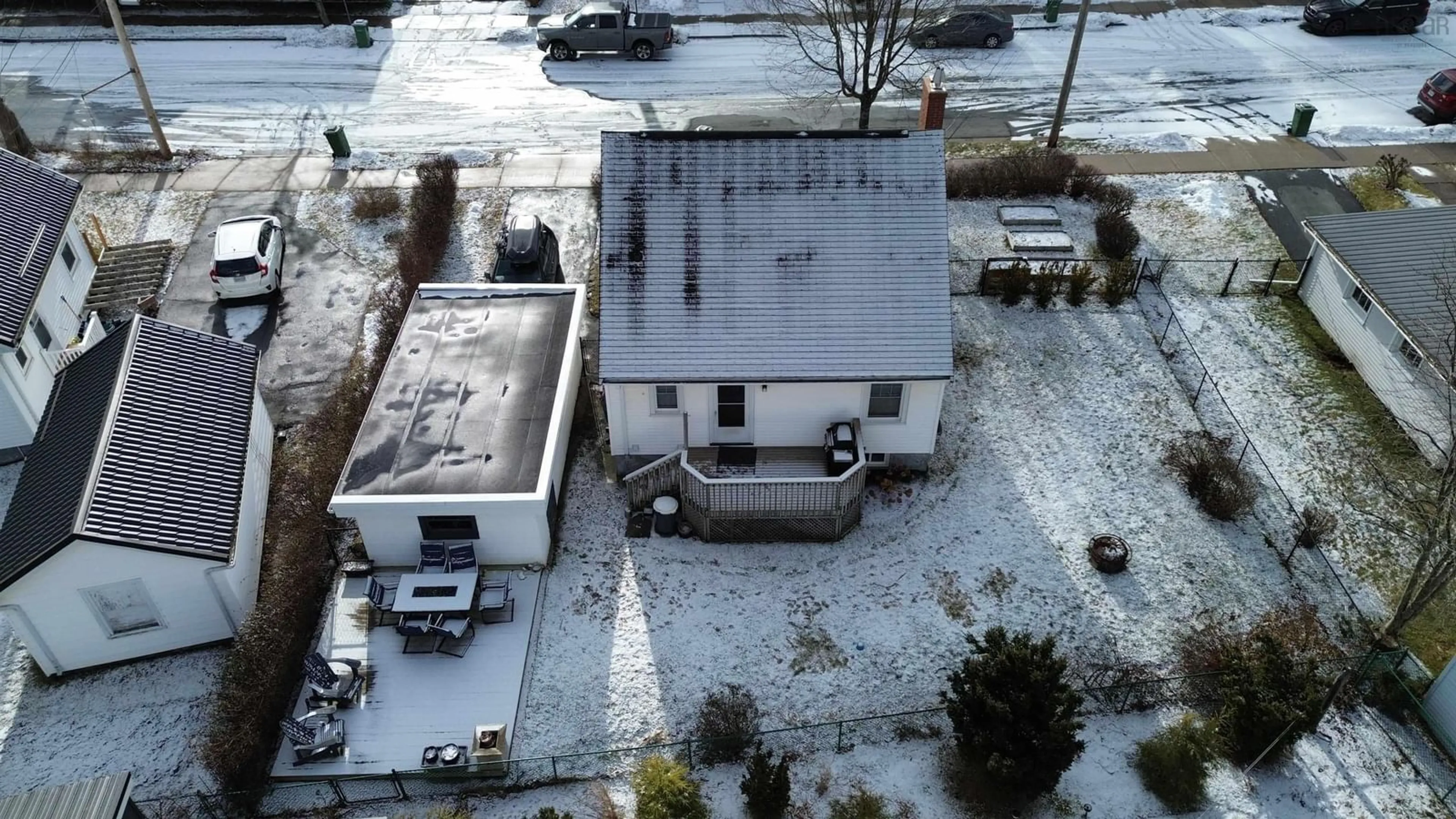 A pic from outside/outdoor area/front of a property/back of a property/a pic from drone, building for 7117 Ernst Avenue, Halifax Nova Scotia B3L 2L3