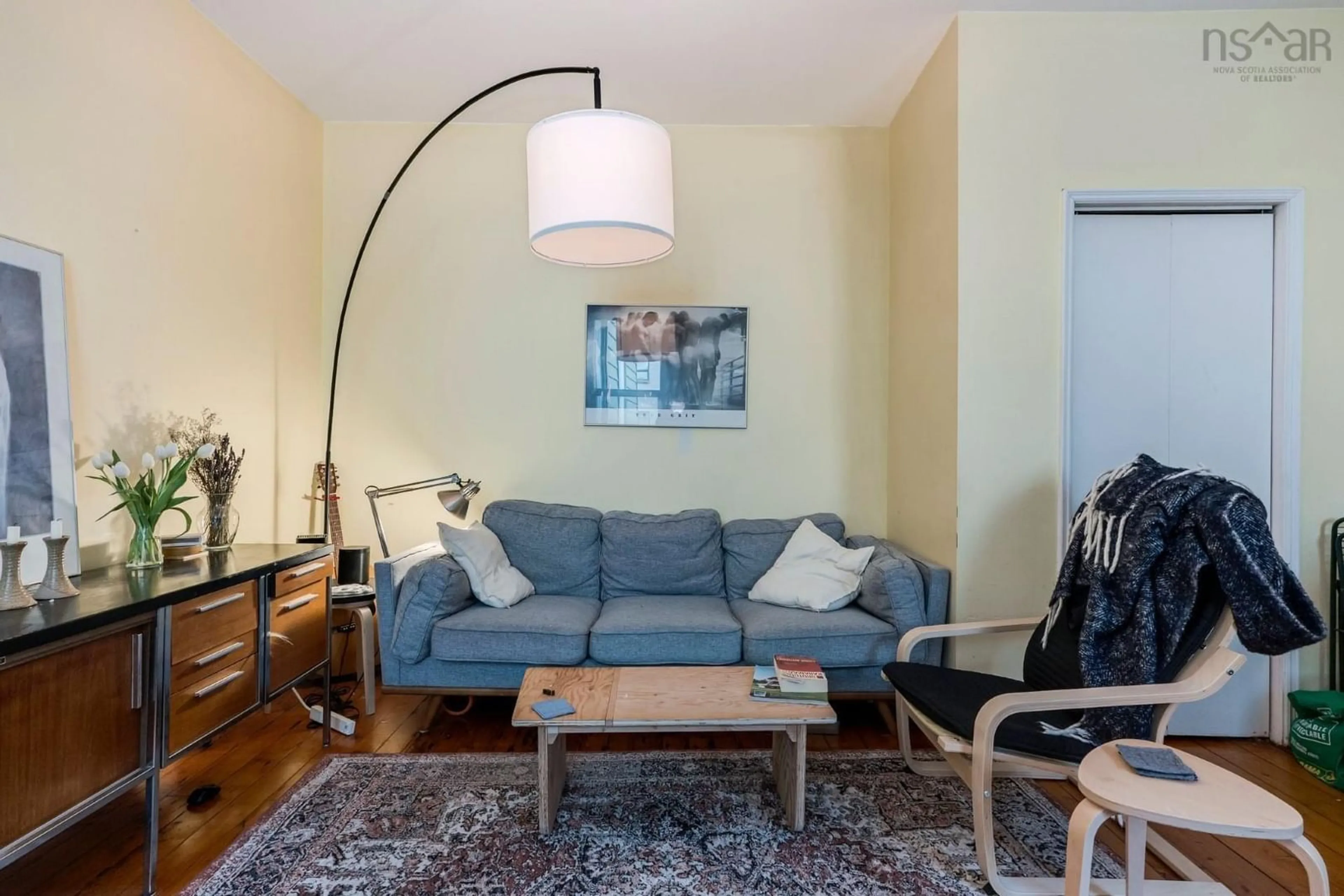 Living room with furniture, wood/laminate floor for 5168-5170 Morris St, Halifax Nova Scotia B3J 1B3