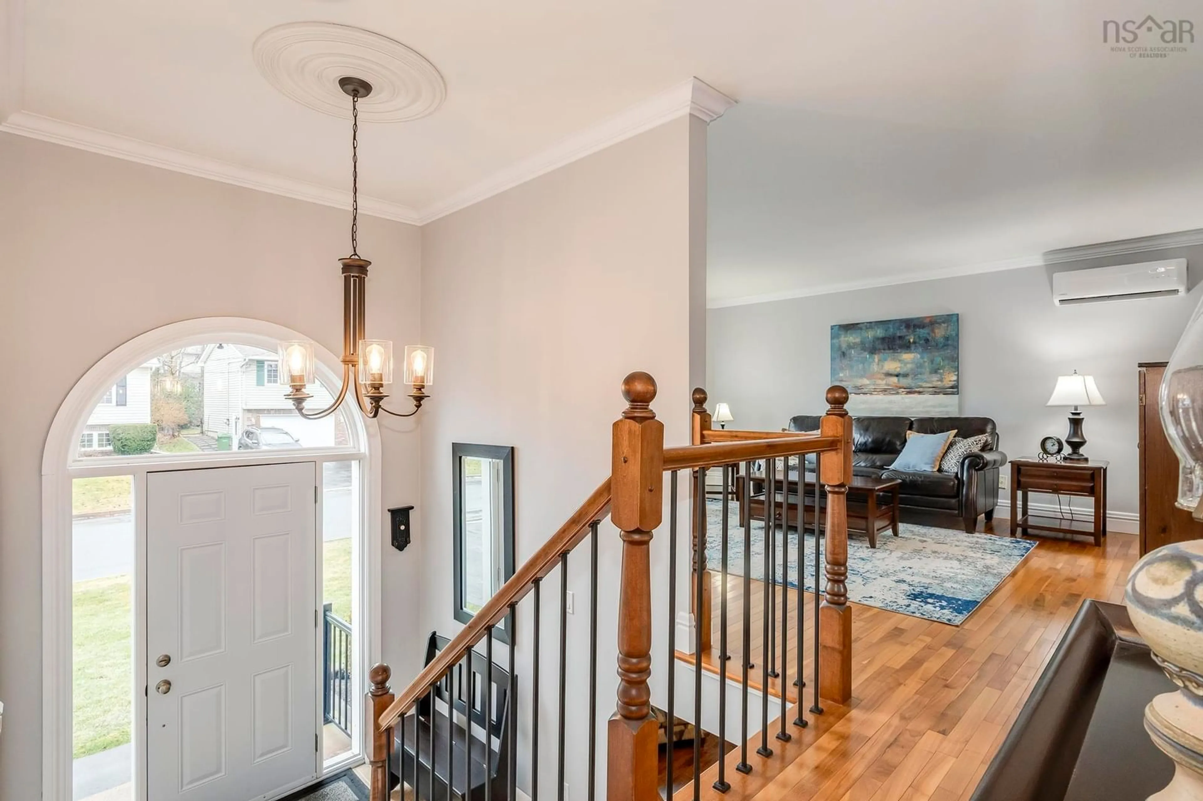 Indoor entryway for 4 Hillview Dr, Dartmouth Nova Scotia B2W 6J2